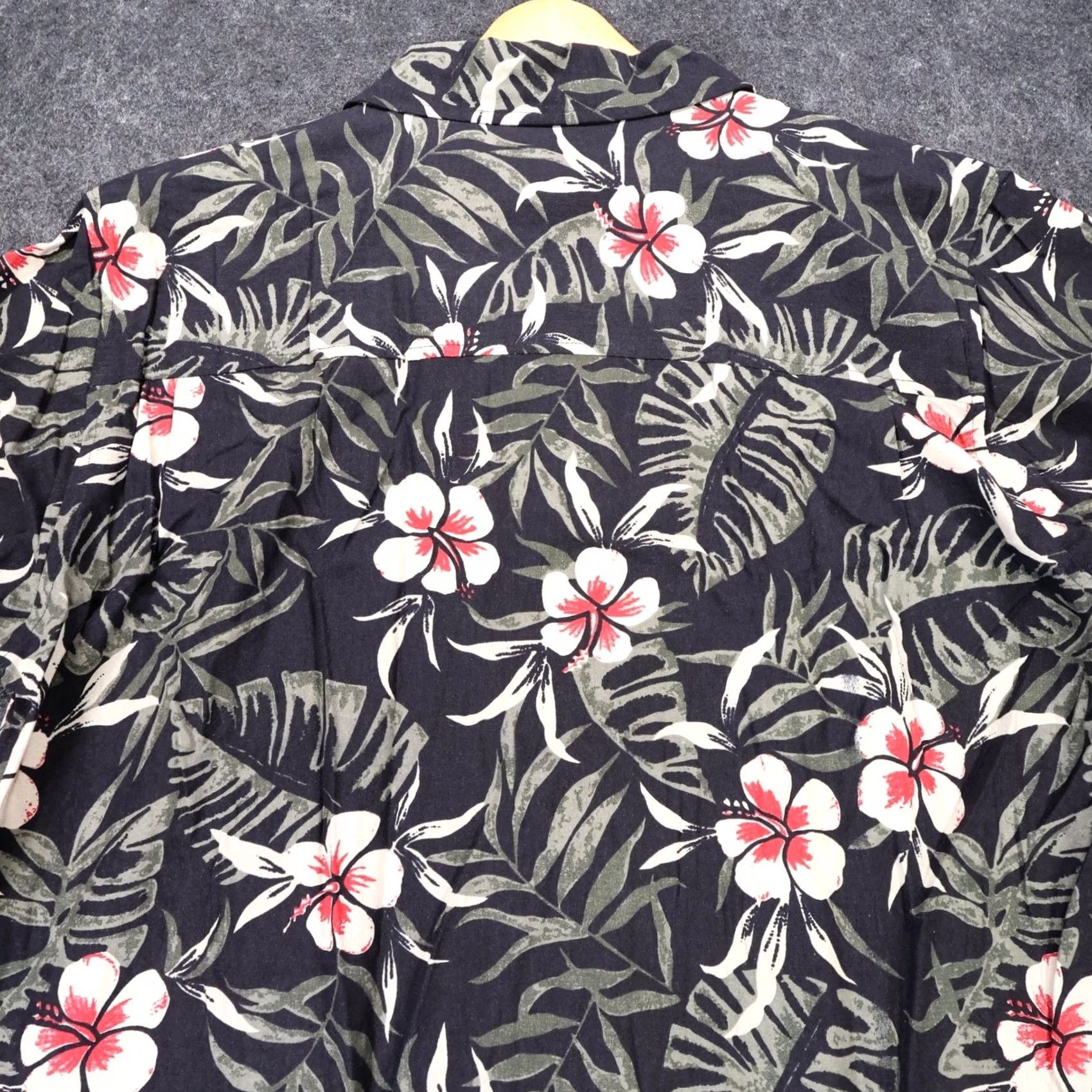 Vintage VINTAGE Untied Shirt Mens XL Black Silk Floral Tropical 90s Button Up Size US XL / EU 56 / 4 - 5 Thumbnail