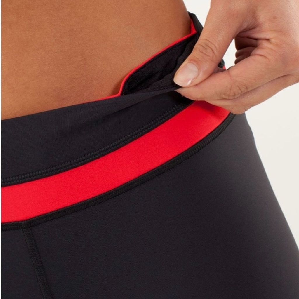 Lululemon Lululemon Run: Inspire Crop II Deep Coal and Love Red Size 28" / US 6 / IT 42 - 4 Thumbnail