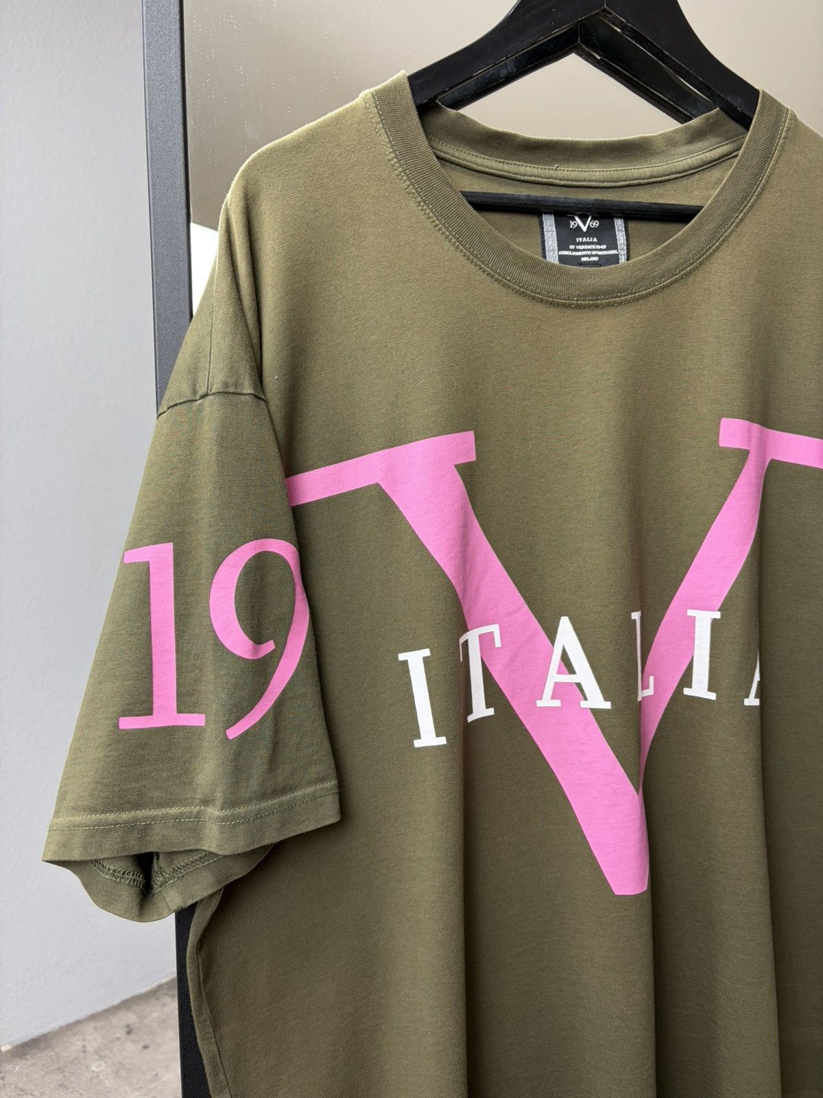 Versace Versace V Italia 1969 Tee Big Logo Luxury Streetwear Y2K Size US XXL / EU 58 / 5 - 5 Thumbnail