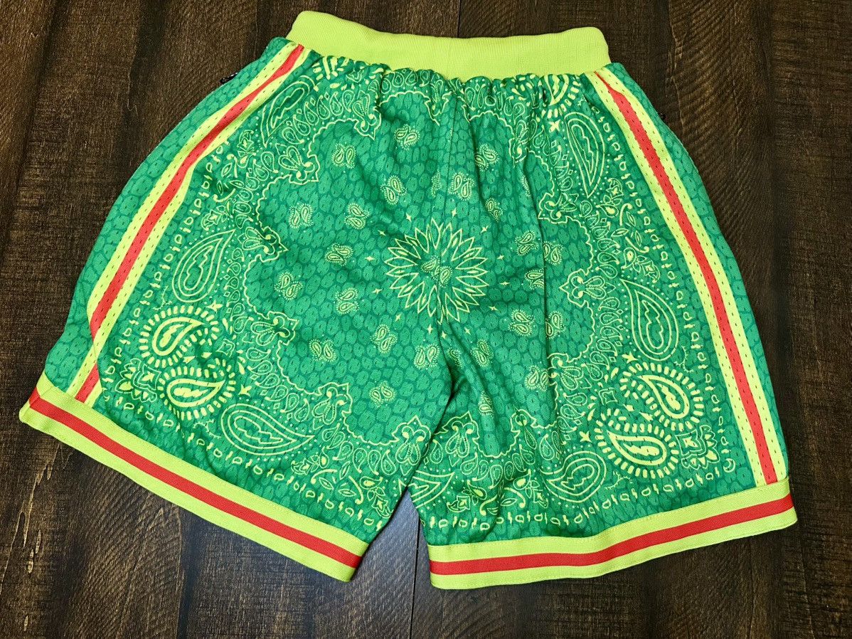 Collect and Select Collect and Select Christmas Kobe Grinch Mamba Shorts-XXS Size US 28 / EU 44 - 3 Thumbnail