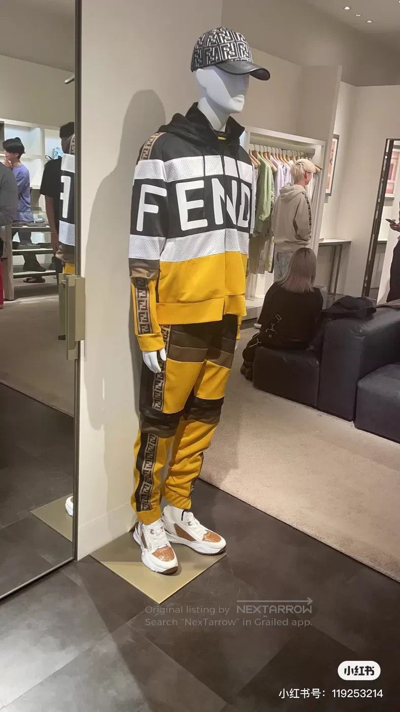 Fendi Fendi Contrast Color Hooded Jacket Size US S / EU 44-46 / 1 - 6 Thumbnail