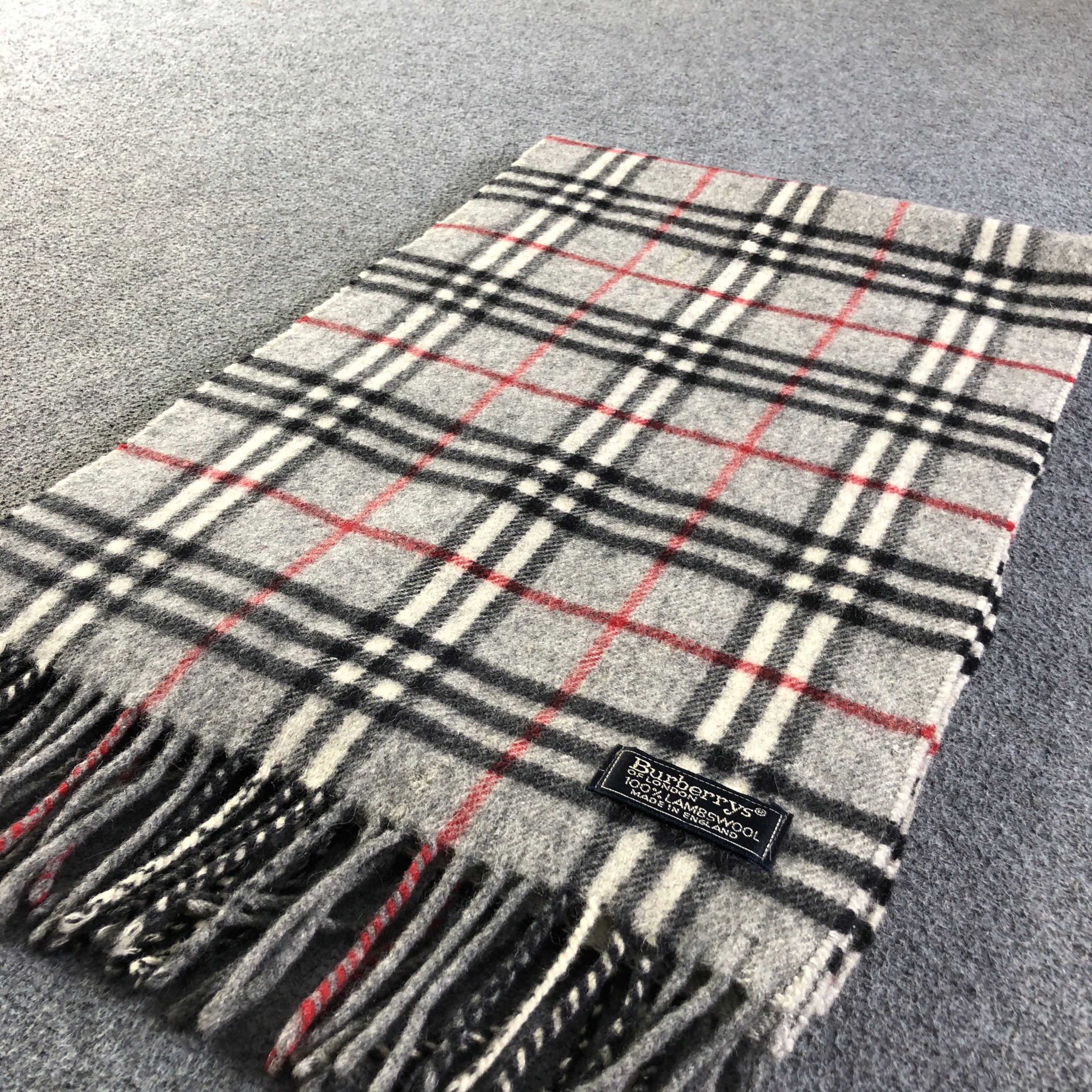 Burberry Burberry Nova Check Wool Scarf Muffler Neckwear V2653 Size ONE SIZE - 3 Thumbnail