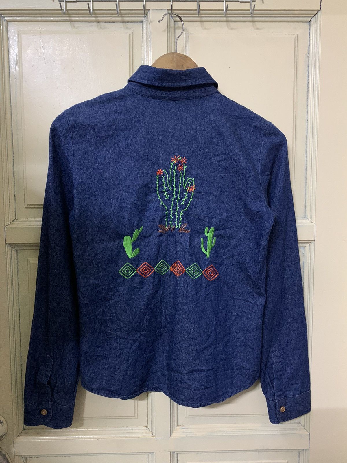 Japanese Brand × Vintage Vintage Japanese Cocolulu Embroidery Denim Button Shirt Size XS / US 0-2 / IT 36-38 - 4 Thumbnail