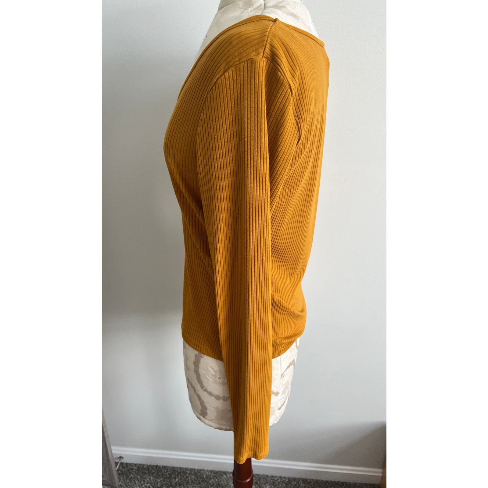 H&M H & M Junior's Ribbed Mustard Button Up Sweater Large Size L / US 10 / IT 46 - 4 Thumbnail