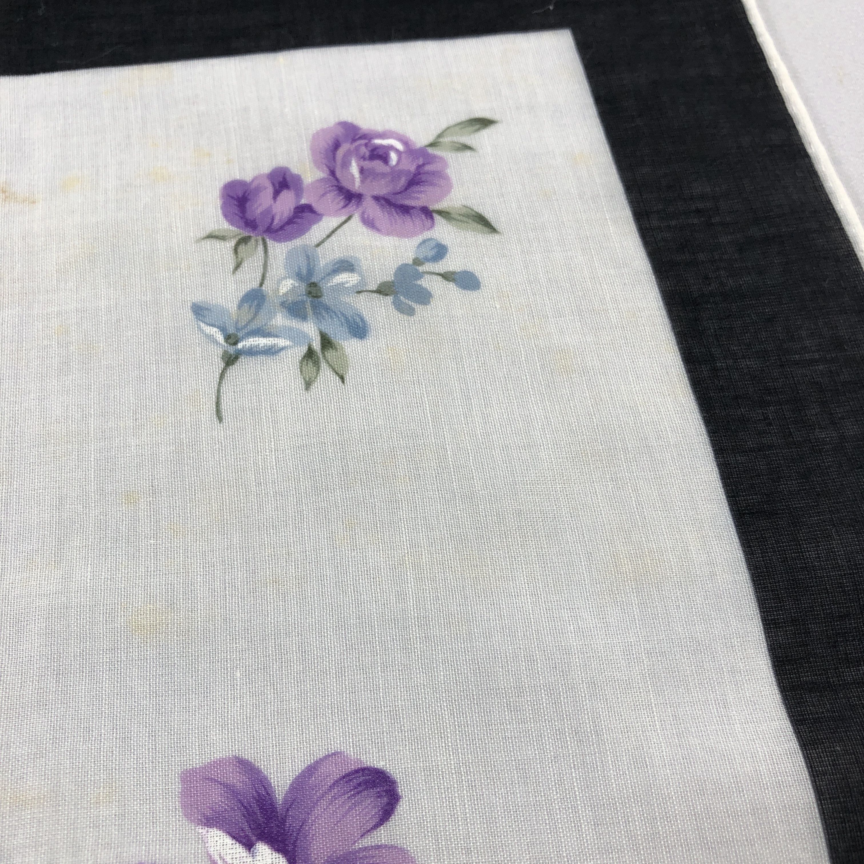 Yves Saint Laurent YSL Handkerchief Neckerchief Bandana H3124 Size ONE SIZE - 9 Thumbnail