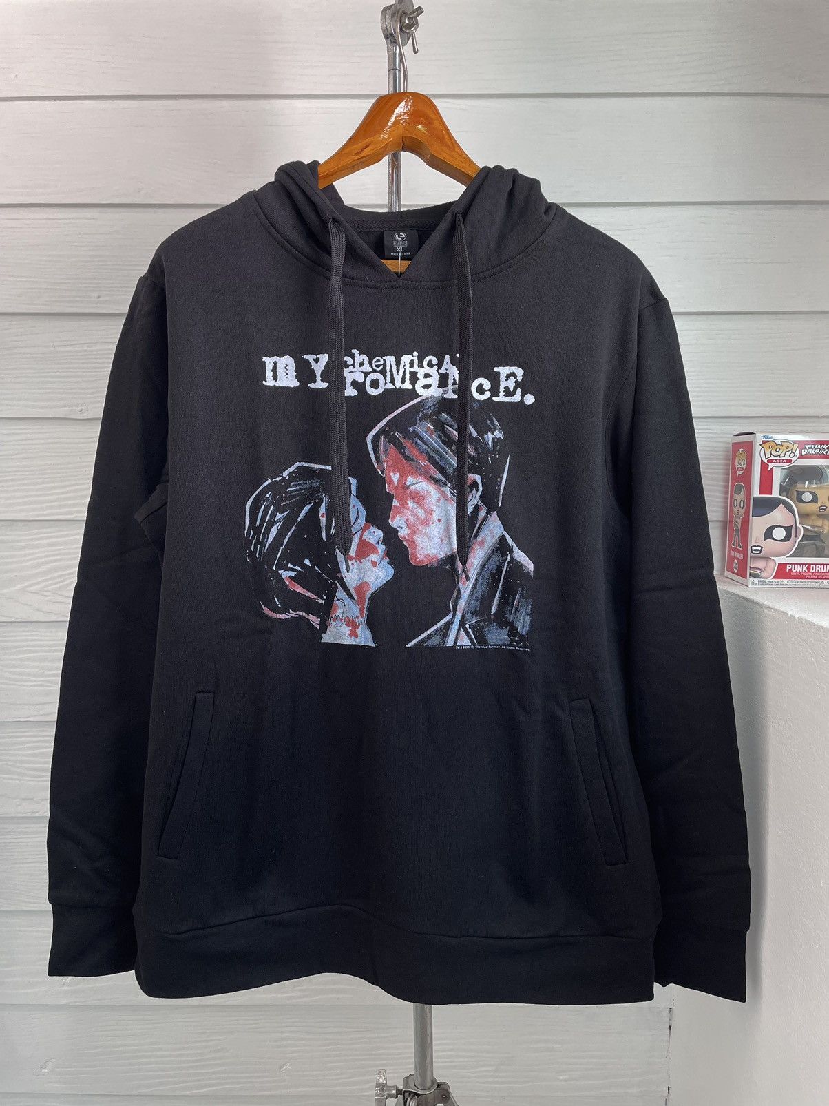Band Tees MY CHEMICAL ROMANCE THREE CHEERS FOR SWEET REVENGE HOODIE Size US XL / EU 56 / 4 - 1 Thumbnail