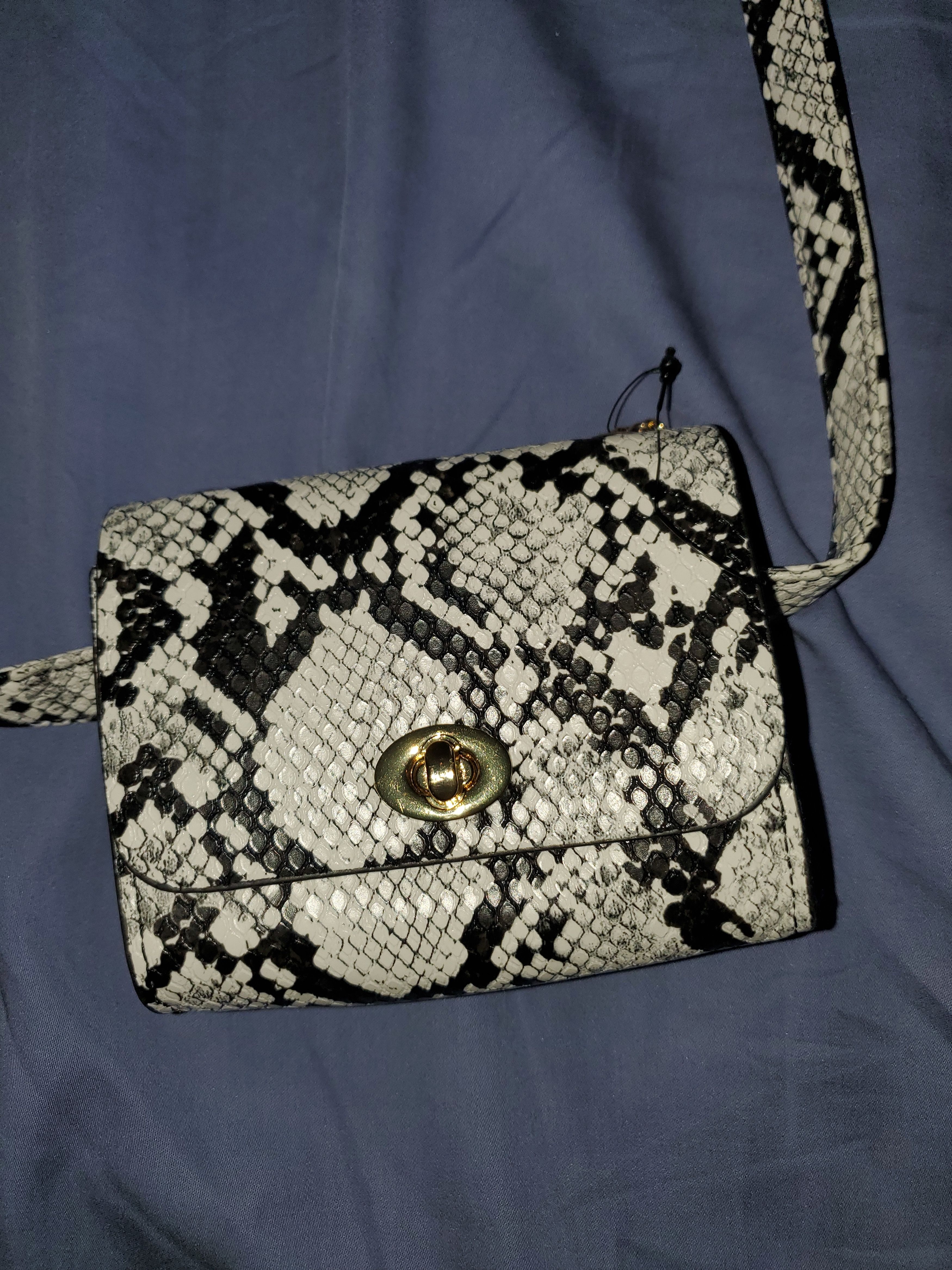 Other *NWOT* B + W Faux Snake Skin Mini Belt Bag/Shoulder Bag Size ONE SIZE - 2 Thumbnail