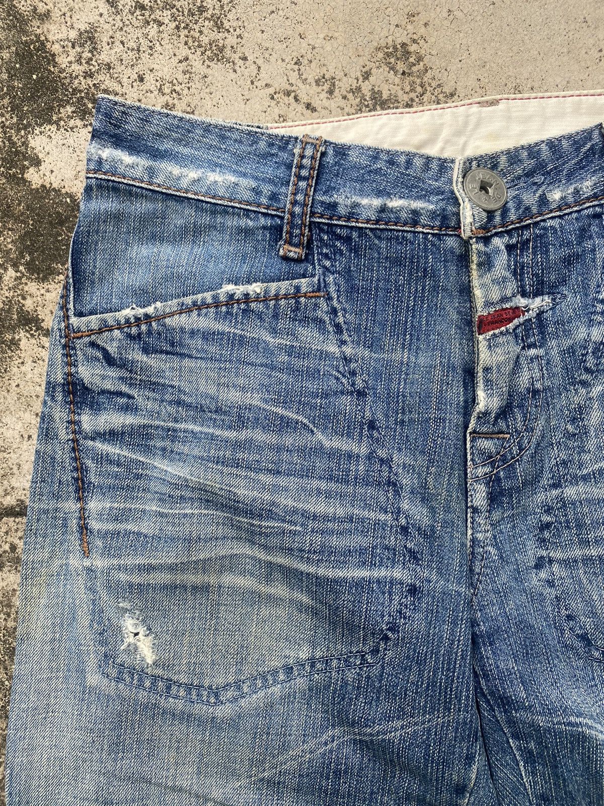 Designer × Le Grande Bleu (L.G.B.) × Marithe + Francois Girbaud Marithe Francois Girbaud Distressed Clawmark Jeans Size US 29 - 4 Thumbnail