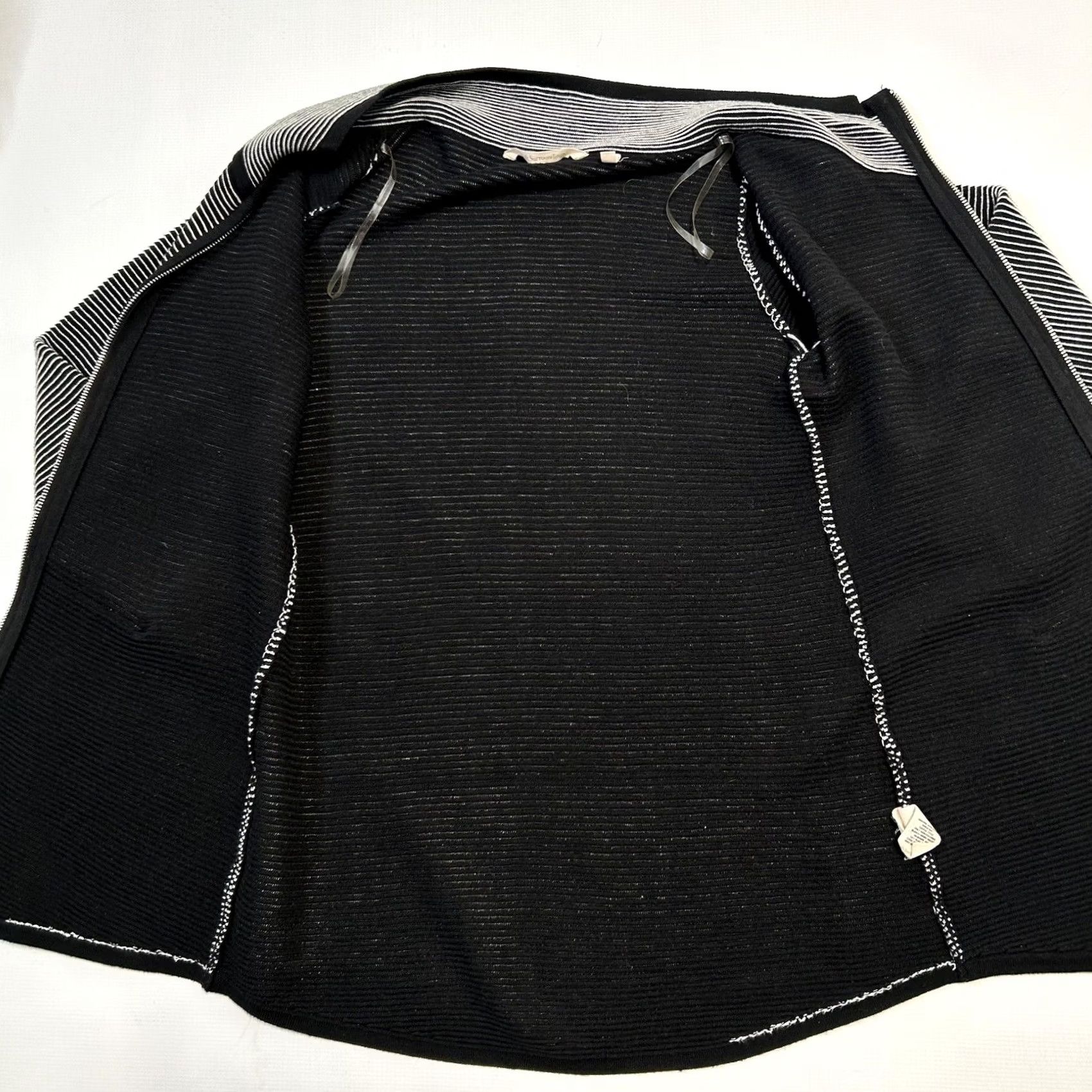 Soft Surroundings VINTAGE? No. Soft Surroundings Black Full Zip Cardigan Knit Stripe XS Women Sweater Size XS / US 0-2 / IT 36-38 - 6 Thumbnail