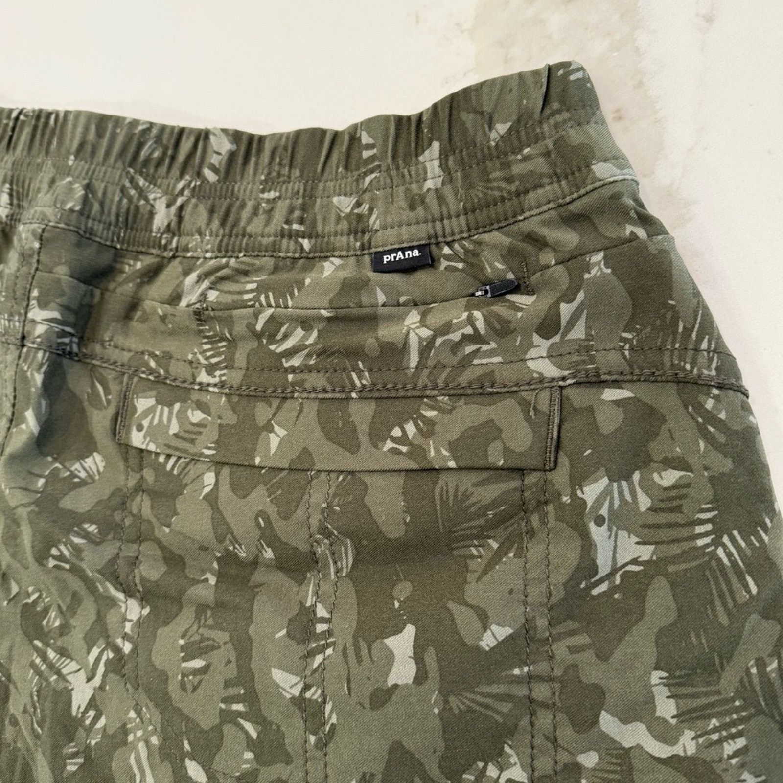 Prana Prana NWT Halle E-Waist Short II 5” Inseam Women’s 12 Camo Size 34" / US 12 / IT 48 - 8 Thumbnail
