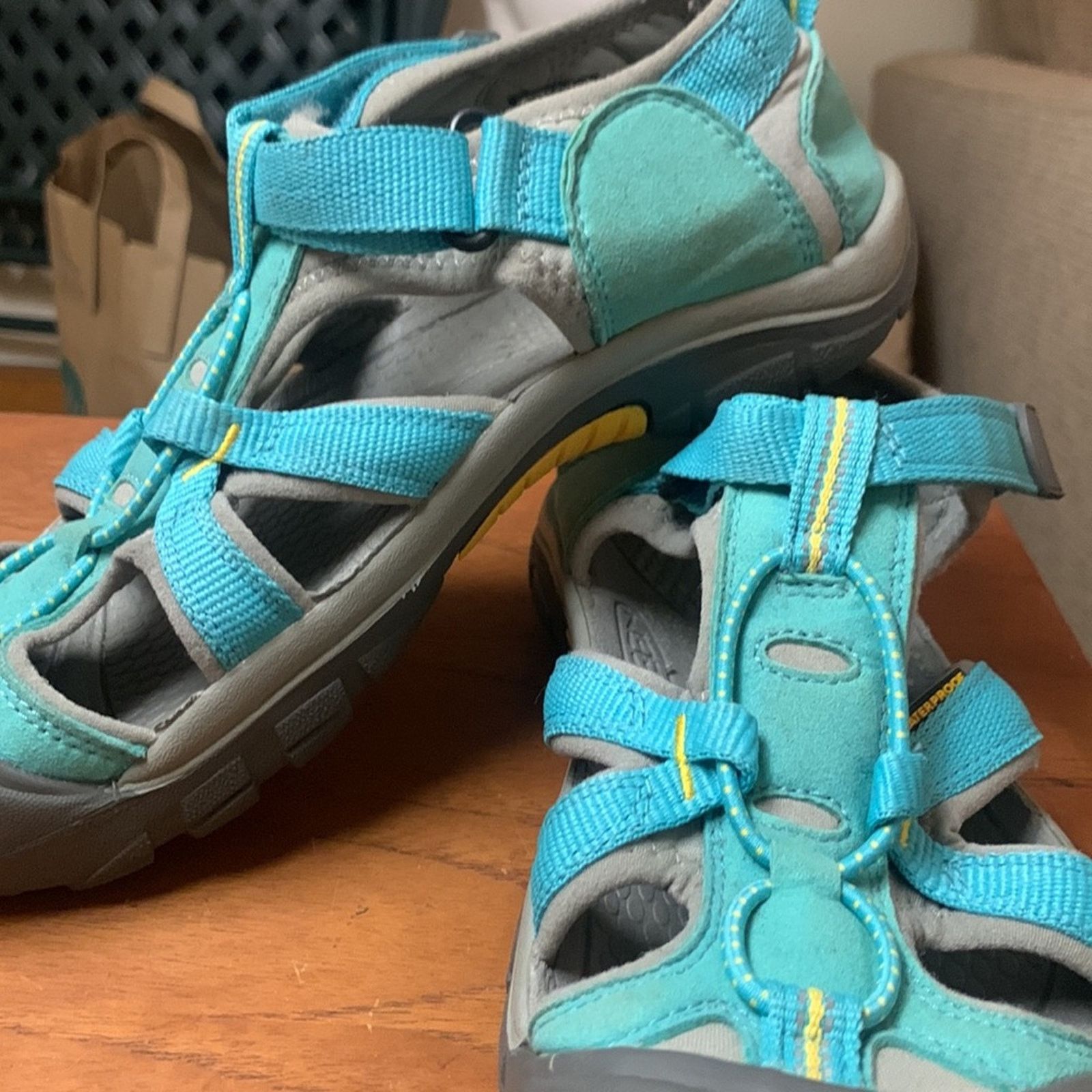 KEEN Keen NWOT sport sandals turquoise watershoes watersandals Size US 5 / IT 35 - 3 Thumbnail