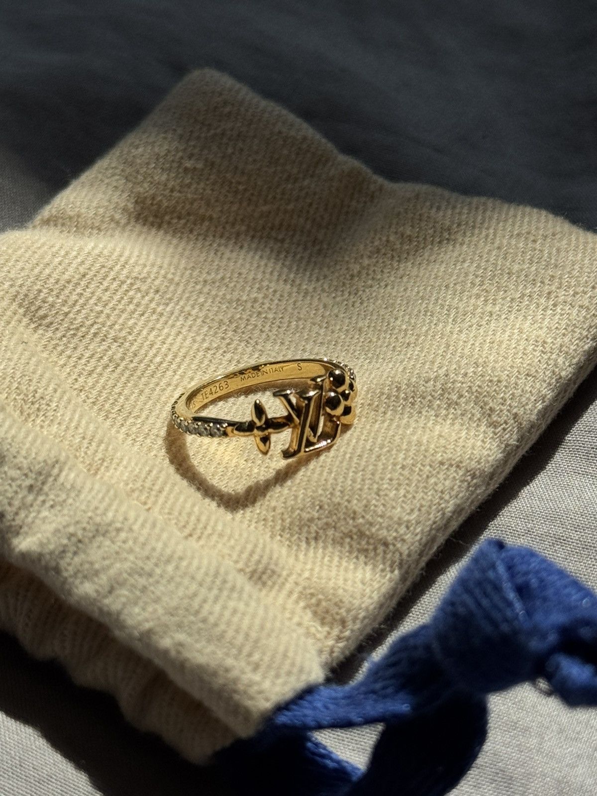 Louis Vuitton Louis Vuitton LV Iconic Metal Gold Ring Size ONE SIZE - 3 Thumbnail