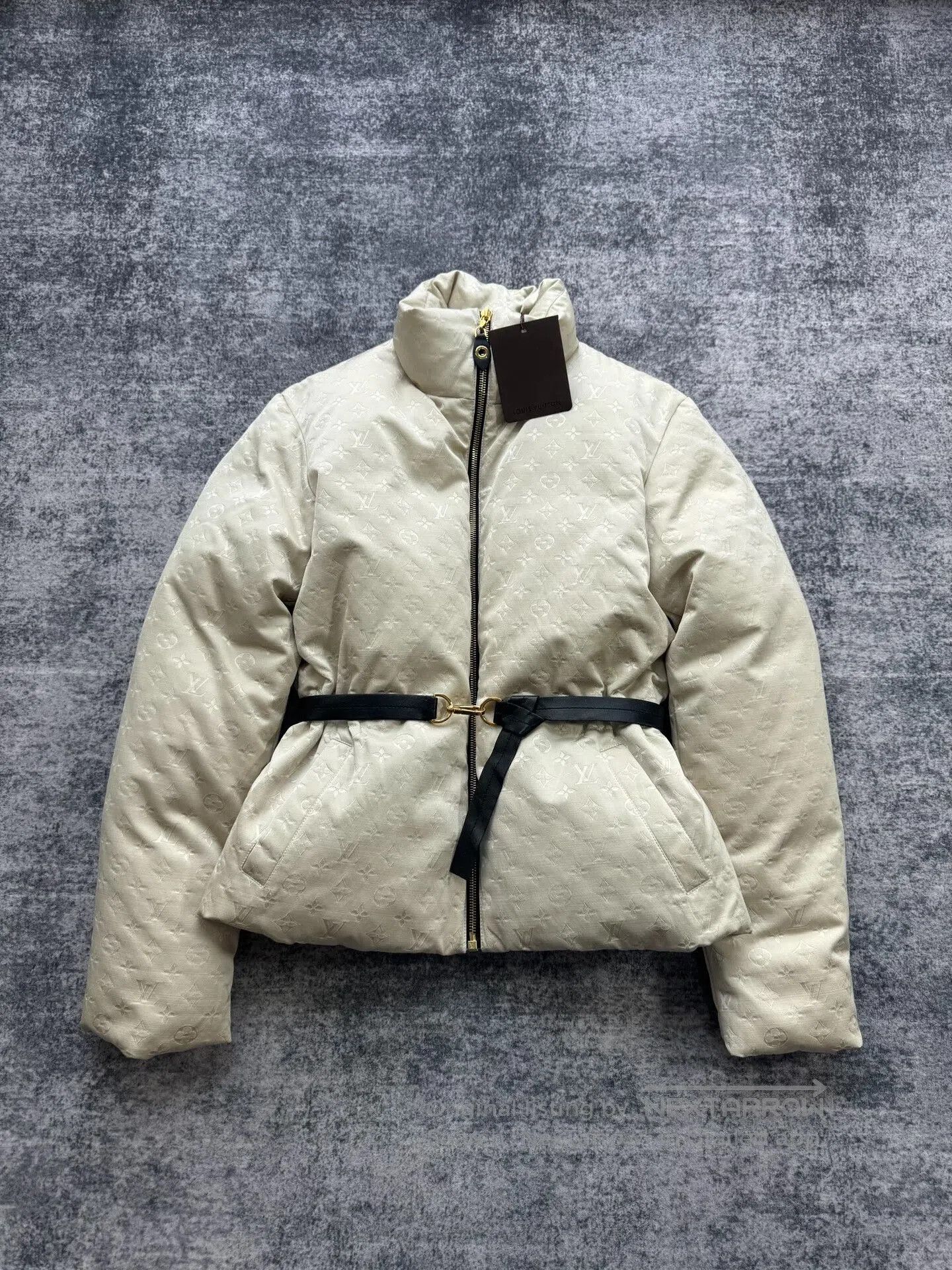 Louis Vuitton Louis Vuitton Beige All-Over Print Down Jacket. Size S / US 4 / IT 40 - 1 Thumbnail