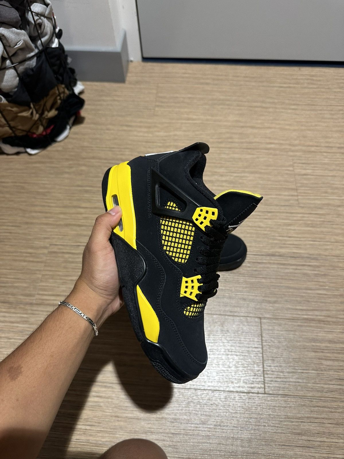 Jordan Brand Jordan 4 yellow thunder Size US 8 / EU 41 - 4 Thumbnail