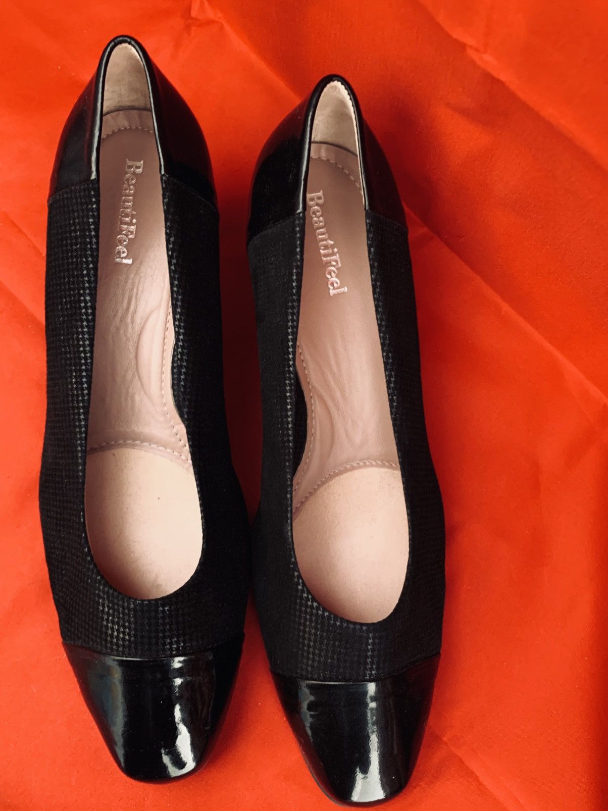 Designer BEAUTIFEEL Suede & Patent Leather Cap Toe Kitten Heel Pumps Size US 9 / IT 39 - 4 Thumbnail