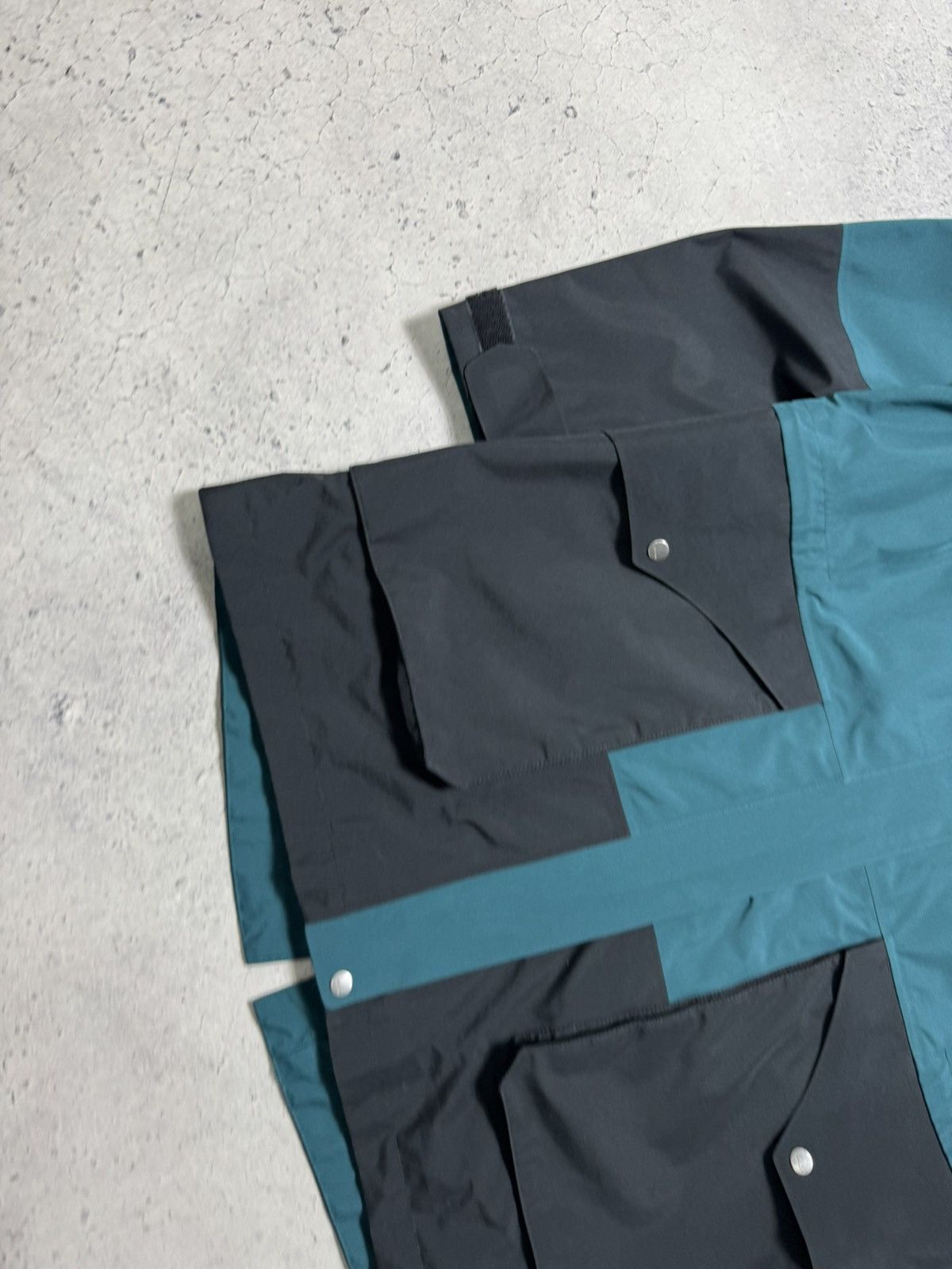 Marmot Marmot Gore-Tex Nylon Windbreakers Jacket Size L Size US L / EU 52-54 / 3 - 3 Thumbnail