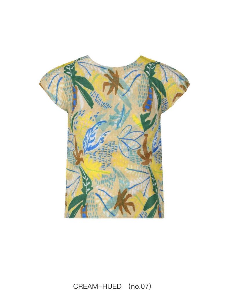 Issey Miyake Issey Miyake size:one size Yellow pleated short-sleeved sh Size M / US 6-8 / IT 42-44 - 2 Thumbnail