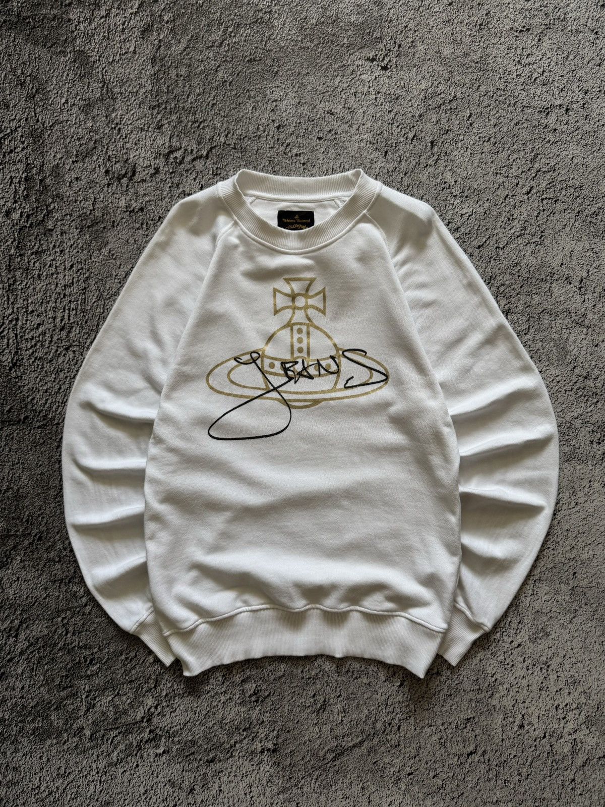 Vivienne Westwood Vivienne Westwood Vintage White Centre Logo Sweatshirt Size US S / EU 44-46 / 1 - 1 Thumbnail