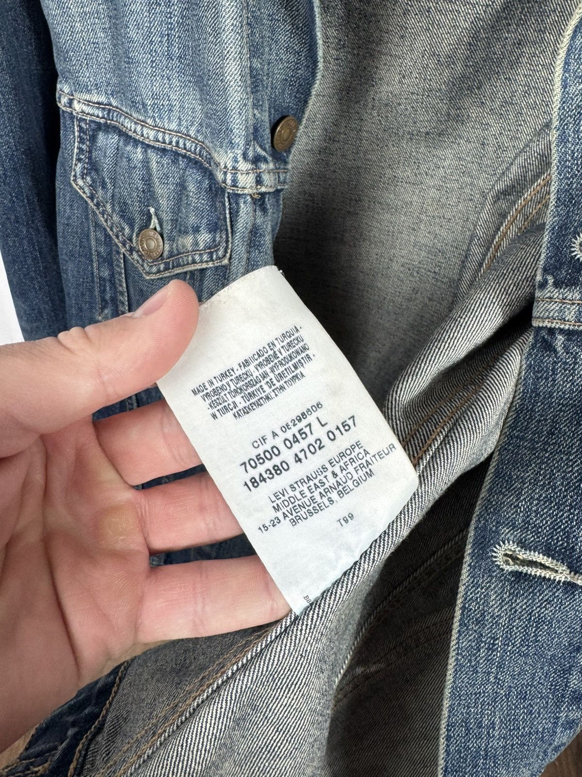 Levi's Vintage Levis Women Denim Jacket Faded Blue Trucker Size L Size L / US 10 / IT 46 - 9 Thumbnail