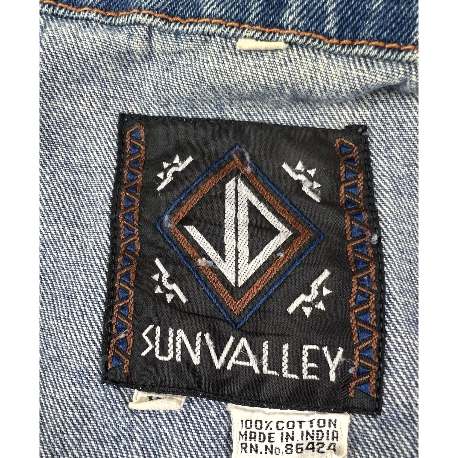 Vintage VINTAGE SunVally Sun Valley LAS VEGAS Mirage Blue Denim Button Jacket XL Men Casual 90s Streetwear Size US 36 / EU 52 - 6 Thumbnail