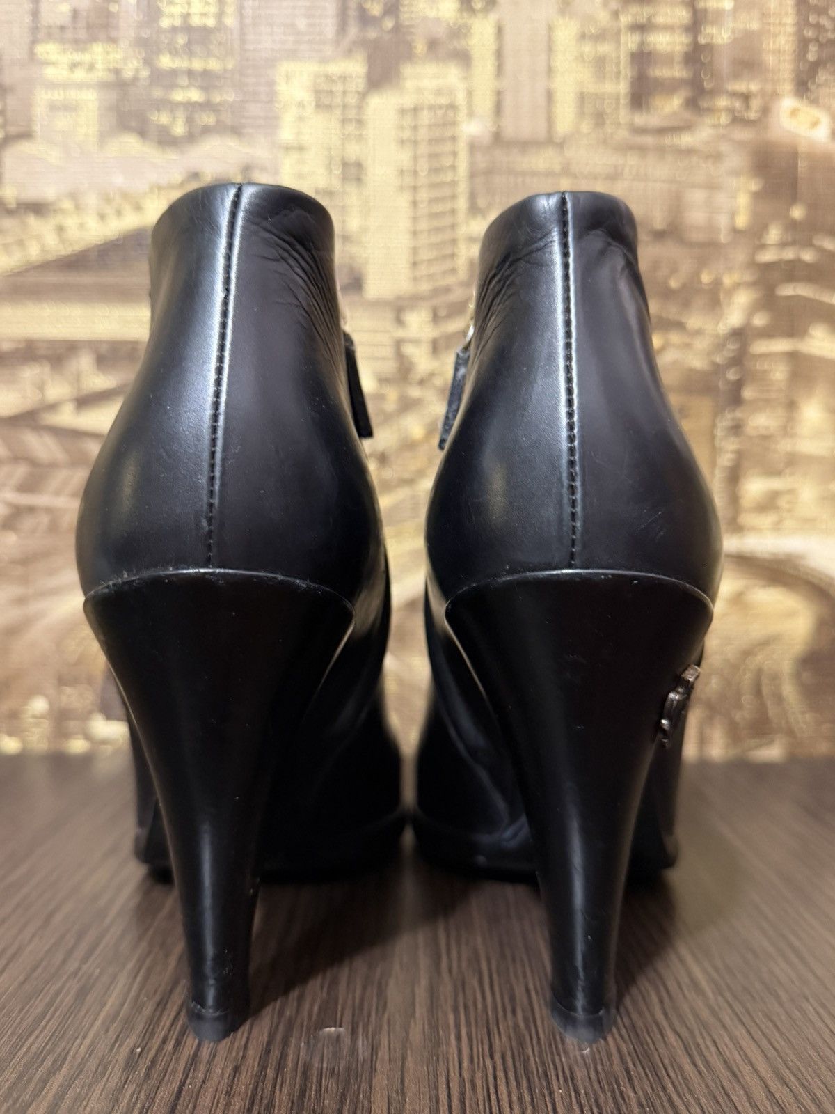 Gucci Gucci Black Leather Block Ankle Boots Size 35 1/2 Size US 5.5 / IT 35.5 - 9 Thumbnail