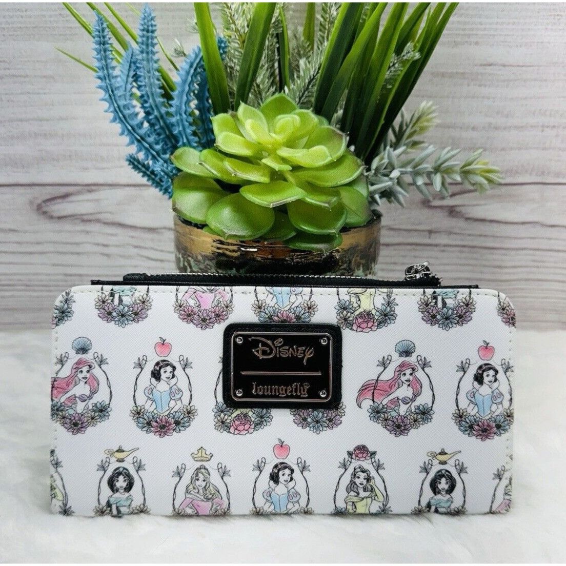 Disney Loungefly Disney Princess Portraits Frames Wallet Belle Jasm Size ONE SIZE - 2 Thumbnail