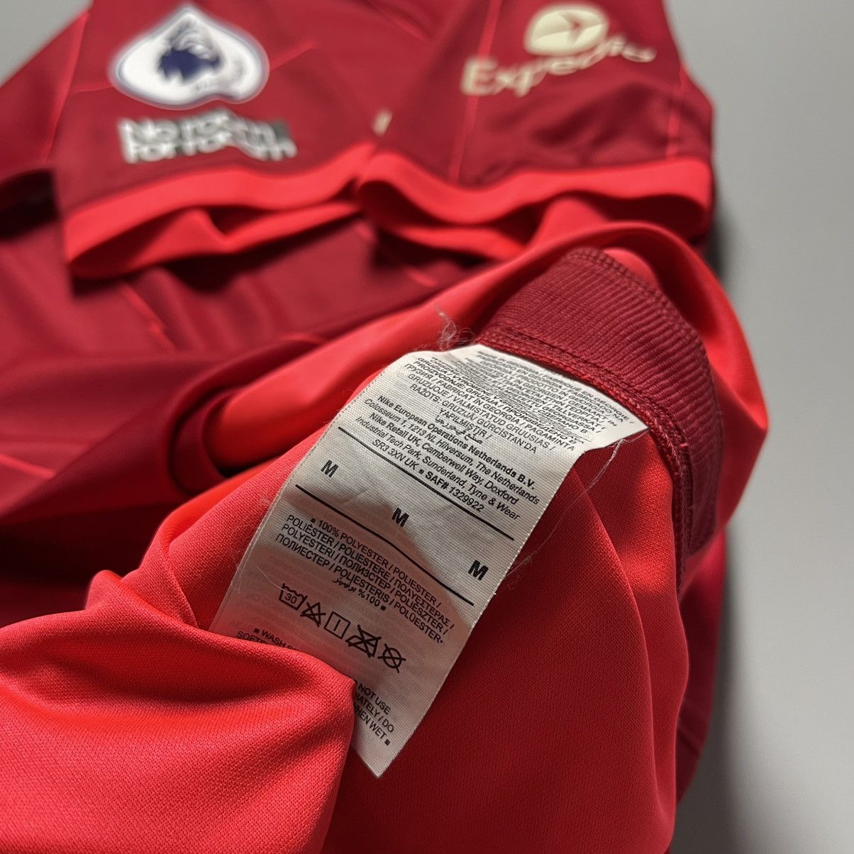 Nike LIVERPOOL NIKE 2021/2022 FOOTBALL HOME JERSEY #9 FIRMINO Size US M / EU 48-50 / 2 - 10 Thumbnail