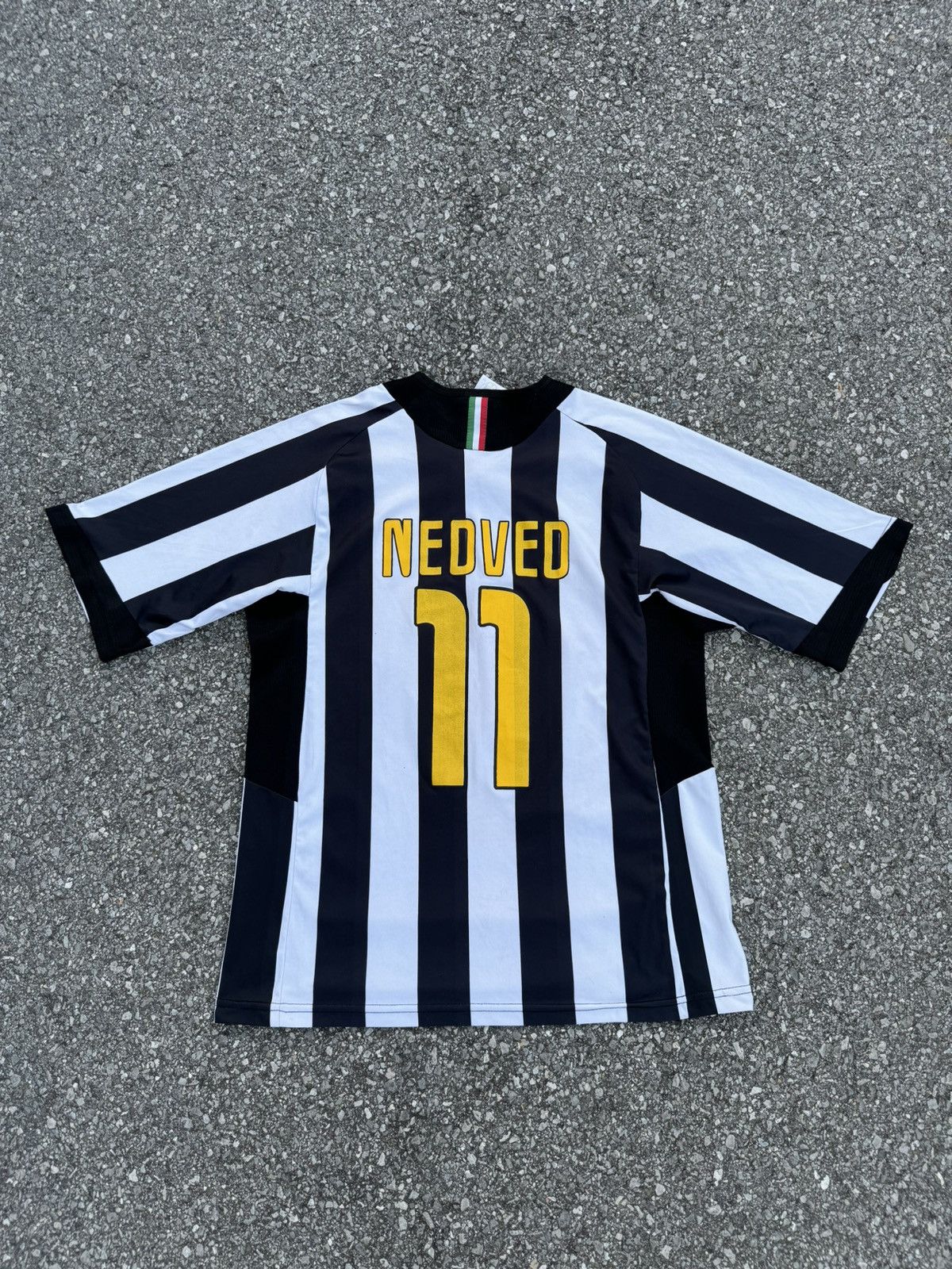 Vintage Juventus F.C Nedved #11 football jersey vintage 00s logo y2k Size US M / EU 48-50 / 2 - 2 Thumbnail