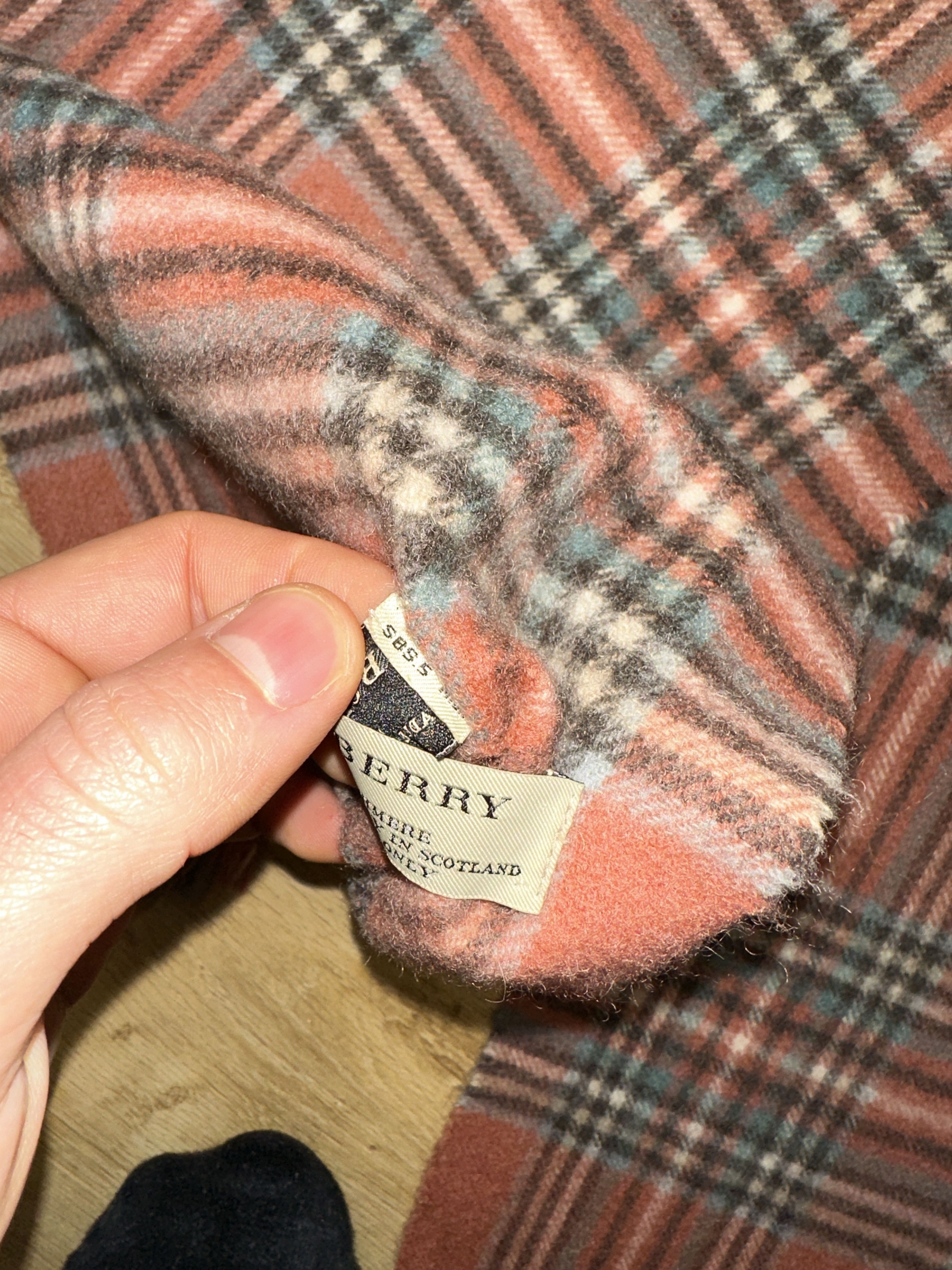 Burberry Burberry Vintage Tartan Pure Cashmere Check Scarf 150x25 Size ONE SIZE - 10 Thumbnail