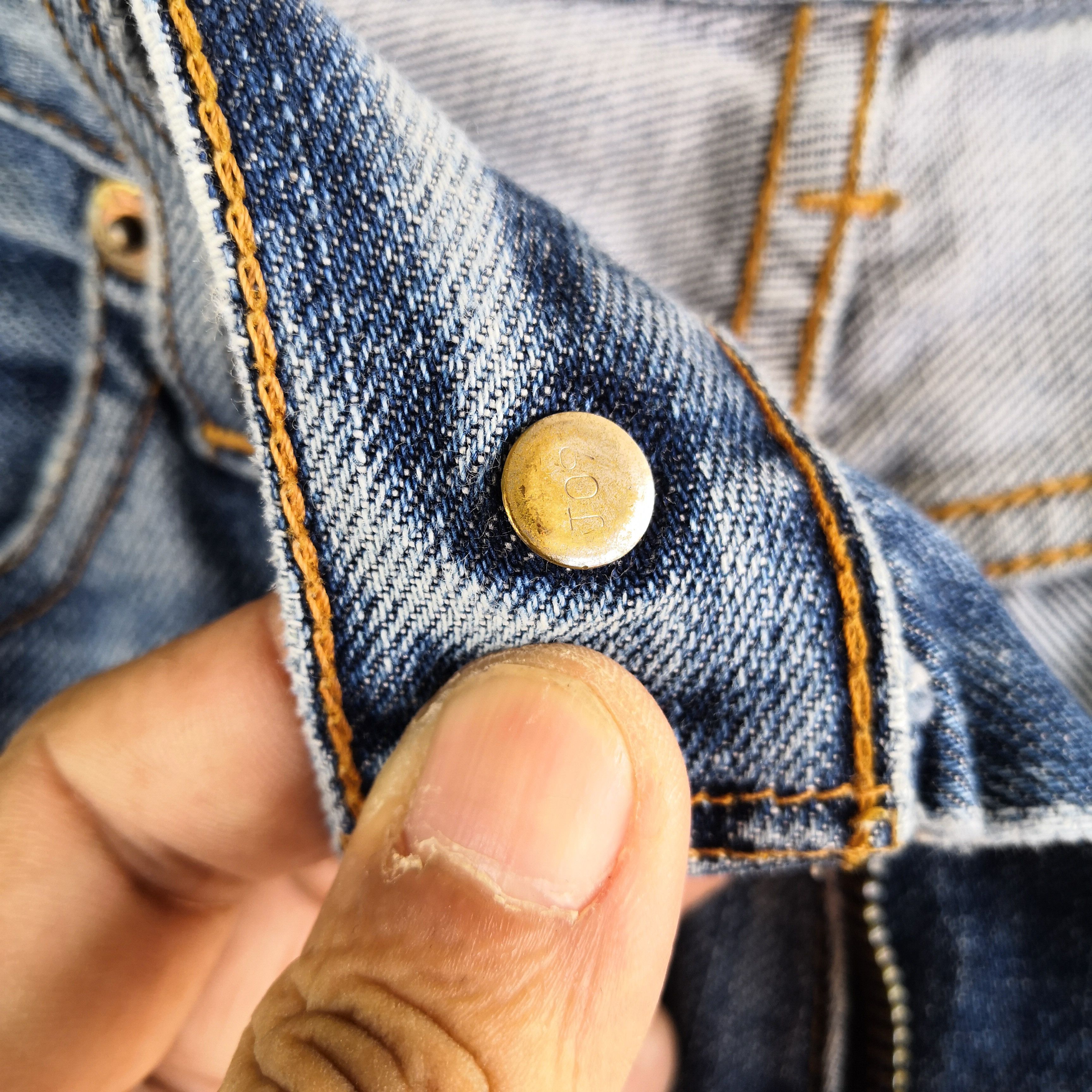 Levi's Vintage Levis Light Wash Jeans Rusty Levi's 560 Denim Pants Size 26" / US 2 / IT 38 - 6 Thumbnail
