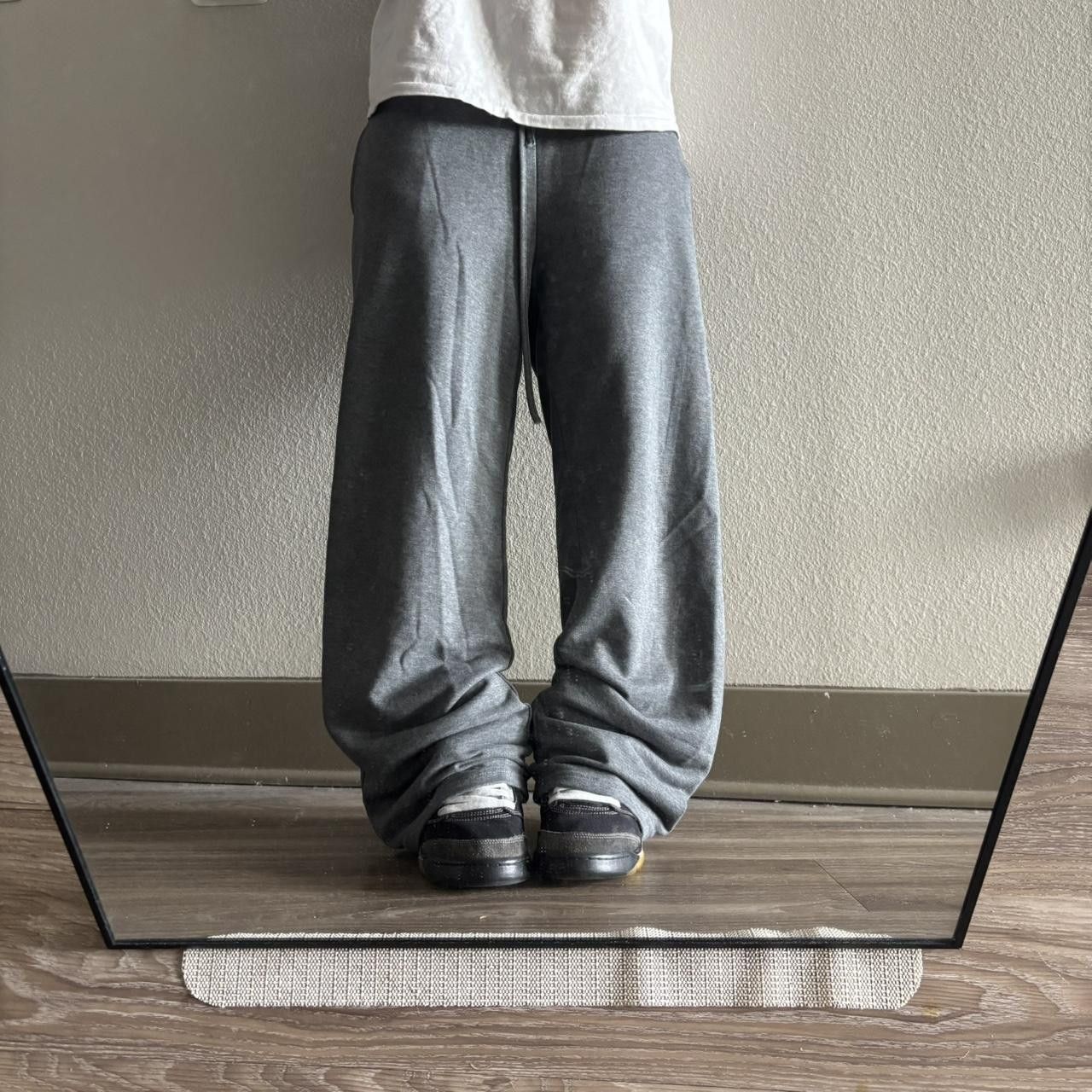 Vintage Crazy Vintage Y2K/2000s Grey Baggy Essential Sweatpants! Size S Size US 30 / EU 46 - 1 Thumbnail