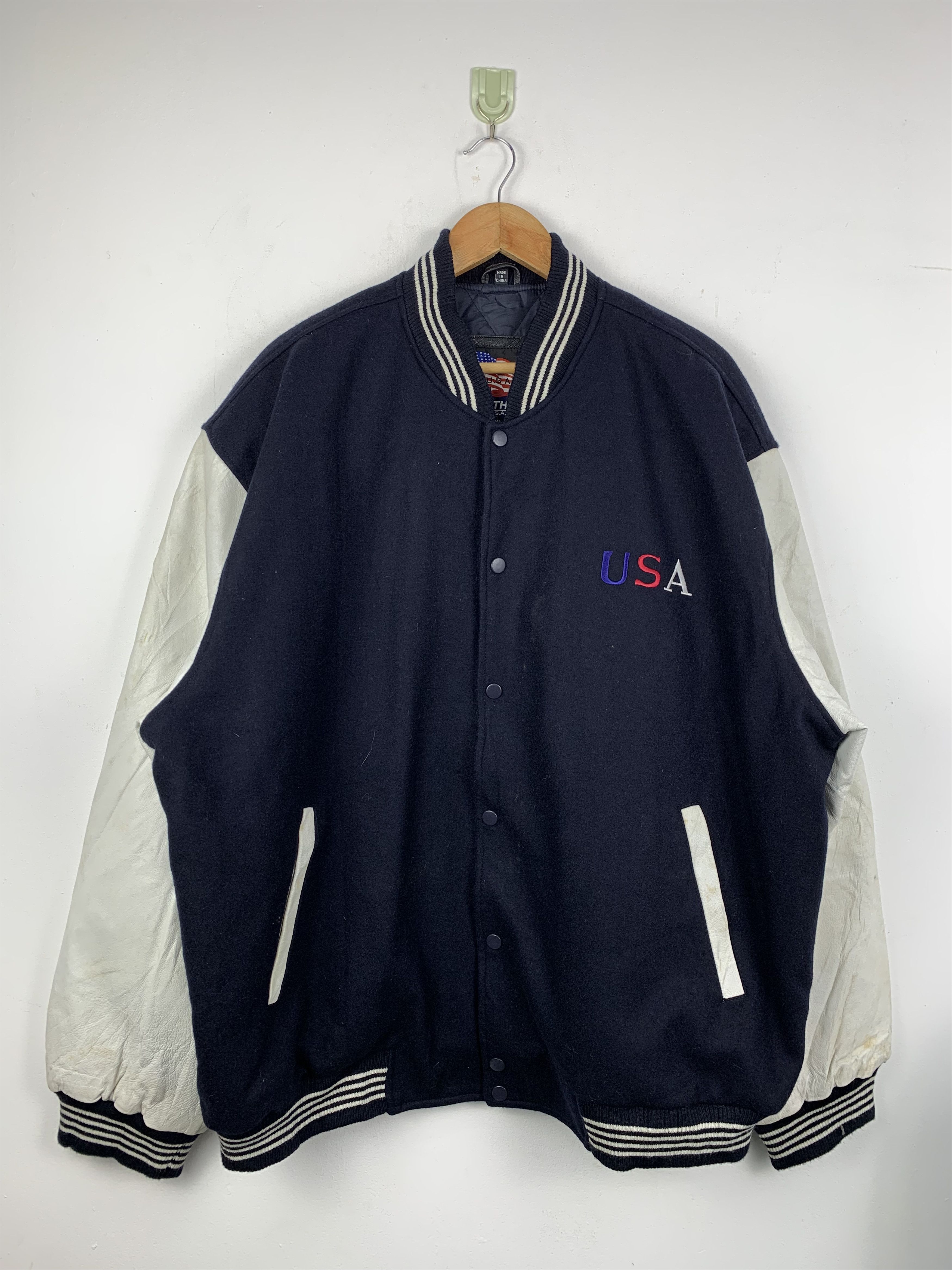 Vintage Vintage American Flag Sleeve Leather Varsity Jacket V0528 Size US XXL / EU 58 / 5 - 3 Thumbnail