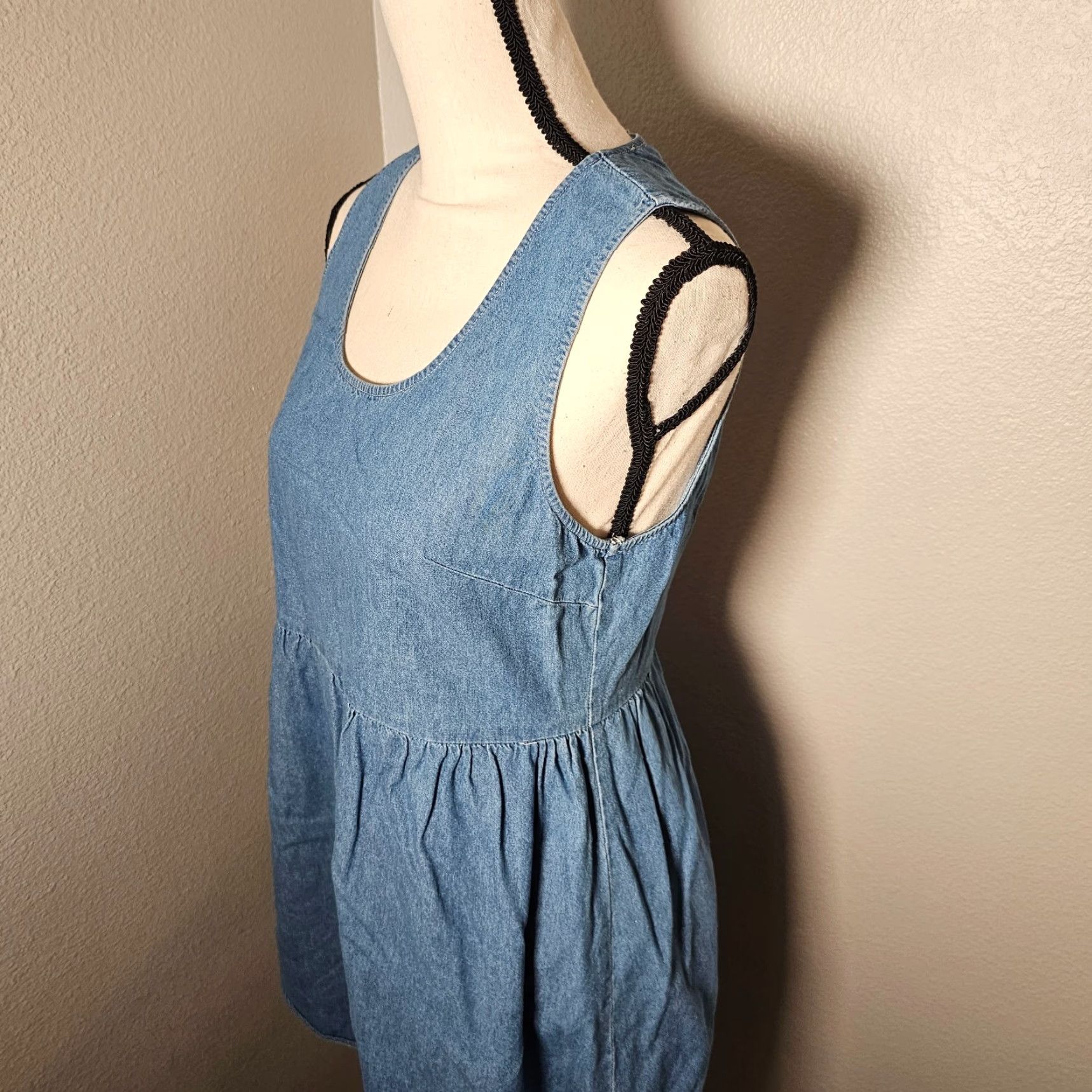 Forever 21 FOREVER 21 Women’s Dress Blue Denim Sleeveless Pockets Button Short Mini Bodycon Dress Size S / US 4 / IT 40 - 2 Thumbnail
