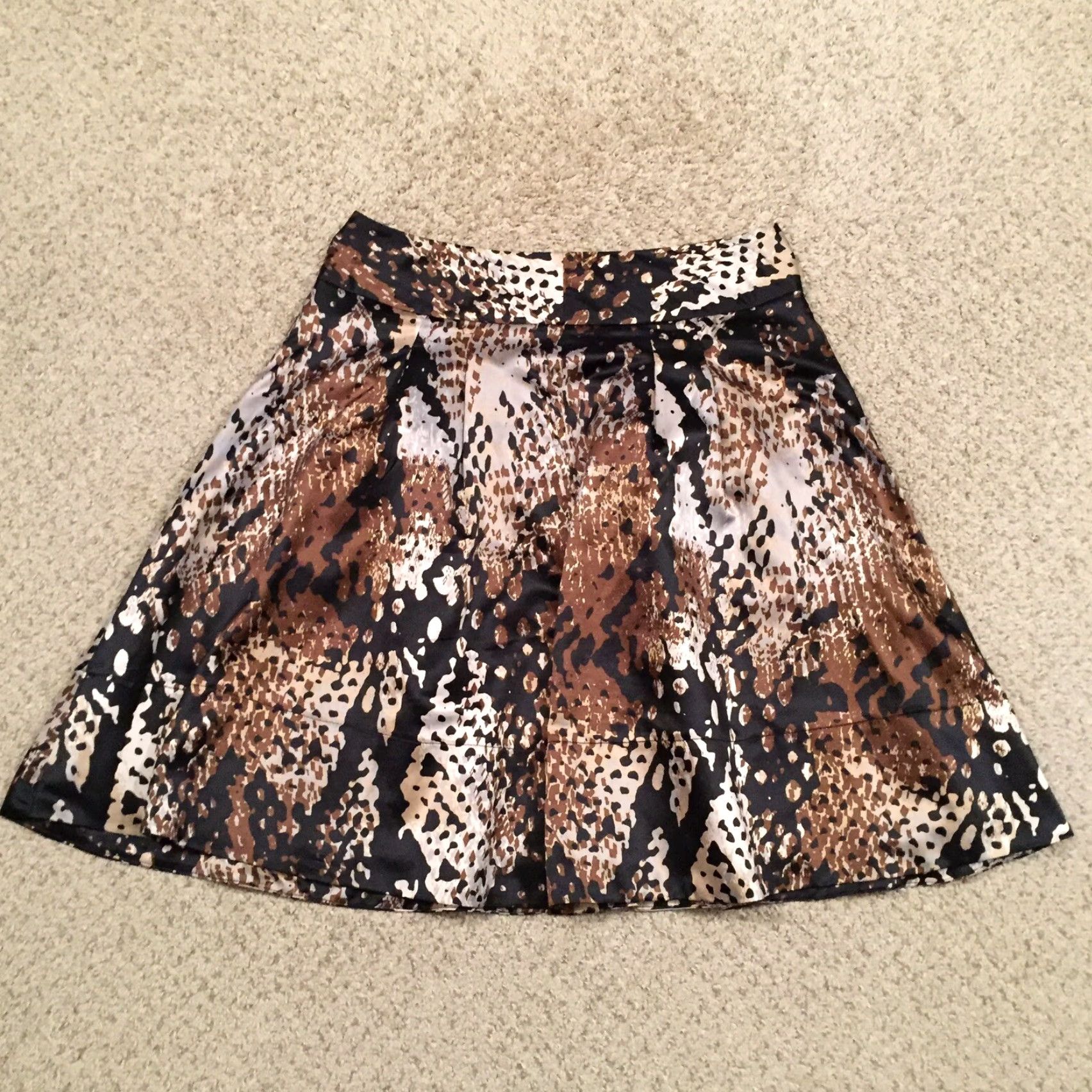 Worthington Worthington Skirt Knee Length Brown Animal Print Lined Button Front Size 8 Womens Flare Regular Polyester Size 30" / US 8 / IT 44 - 7 Thumbnail