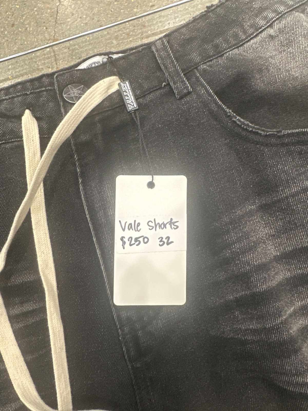 Vale Vale forever vally dreams black ice out jean shorts Size US 32 / EU 48 - 5 Thumbnail