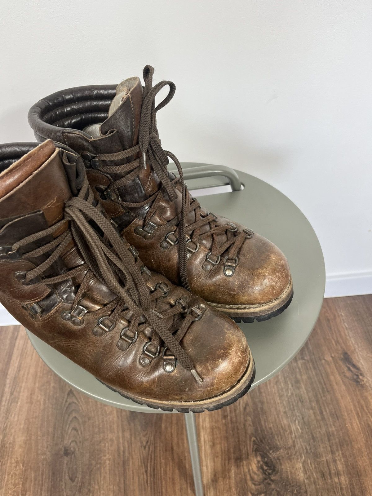 Other Meindl Men’s Leather Hiking Boots 9 Heavy Duty Vibram Sole Size US 9 / EU 42 - 10 Thumbnail