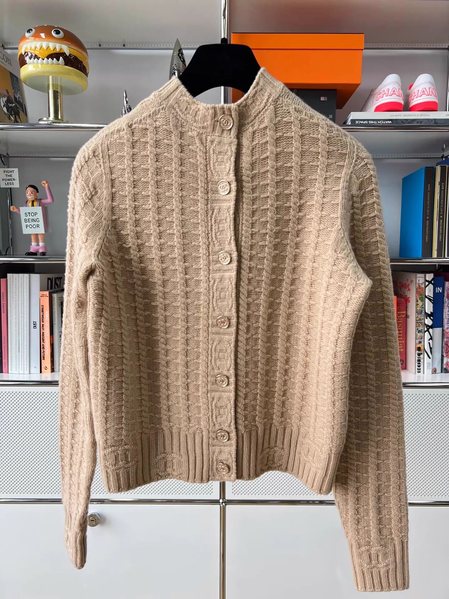 Chanel Chanel light camel CC logo round neck knit 36 reversible Size XS / US 0-2 / IT 36-38 - 2 Thumbnail