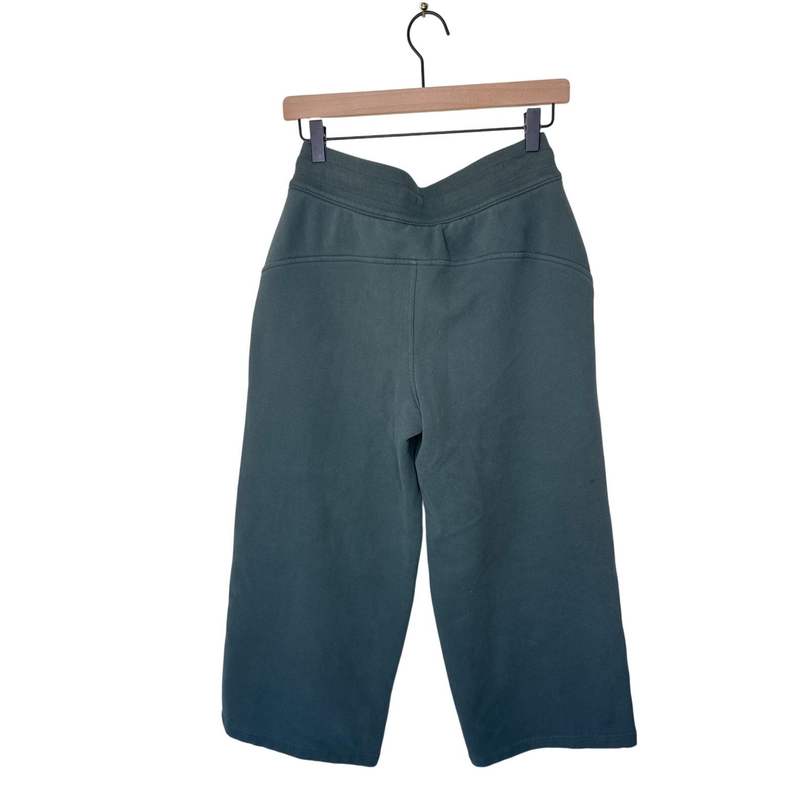 Lululemon LULULEMON High Rise Wide Leg Cropped Ankle Sweatpants Size 6 Size 28" / US 6 / IT 42 - 3 Thumbnail