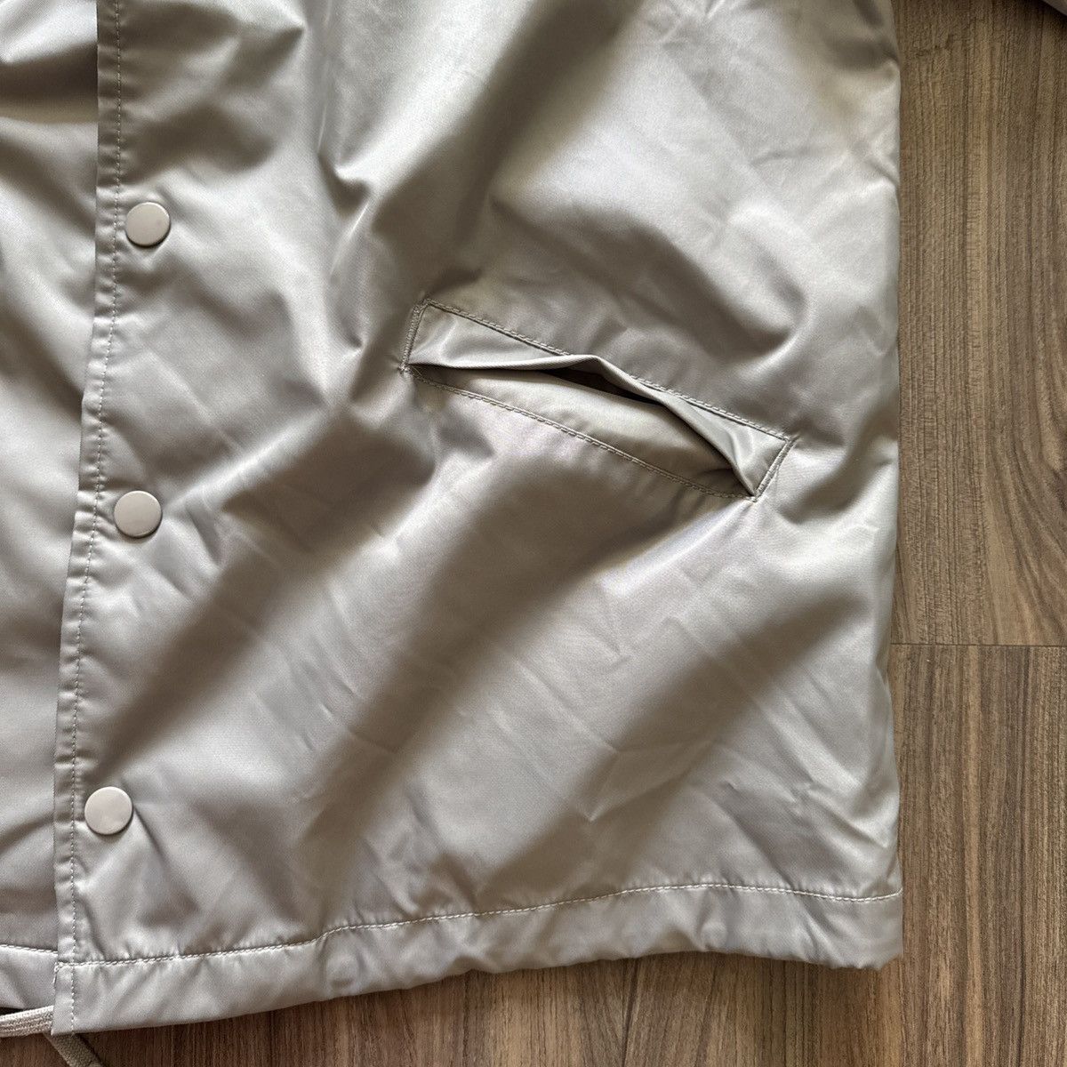 Essentials Fear of God Essentials Coach Jacket Gray Nylon Size S Size US S / EU 44-46 / 1 - 6 Thumbnail