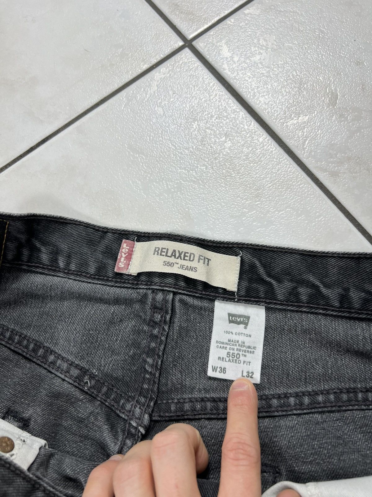 Levi's Vintage 90s Levi’s 550 relaxed fit baggy washed denim jeans Size US 36 / EU 52 - 19 Thumbnail