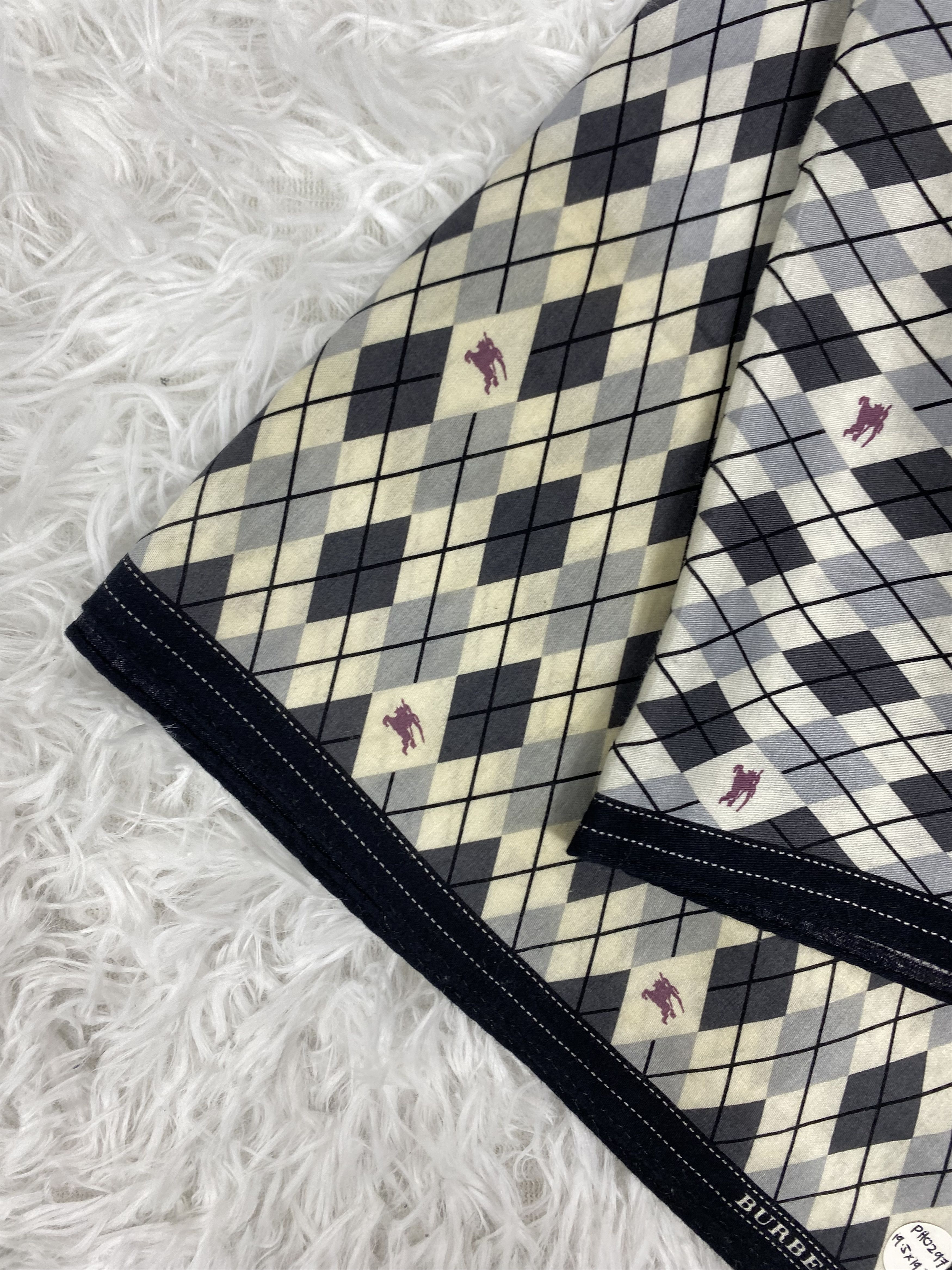 Burberry × Vintage Vintage Burberry Handkerchief Neckerchief PH0297 Size ONE SIZE - 3 Thumbnail