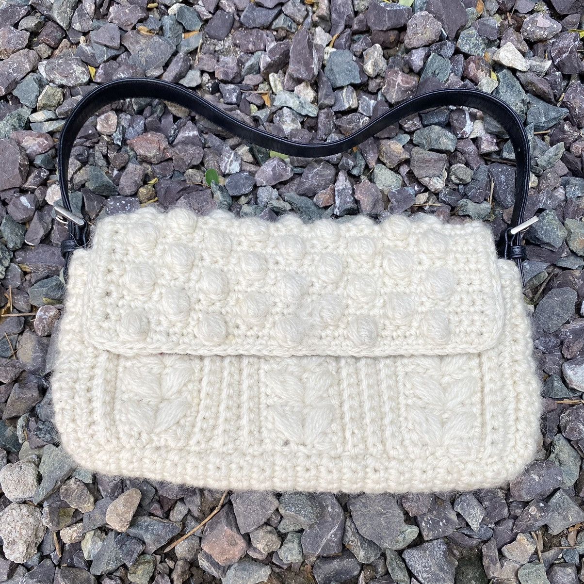 Burberry Crochet Shoulder Bag Size ONE SIZE - 2 Thumbnail