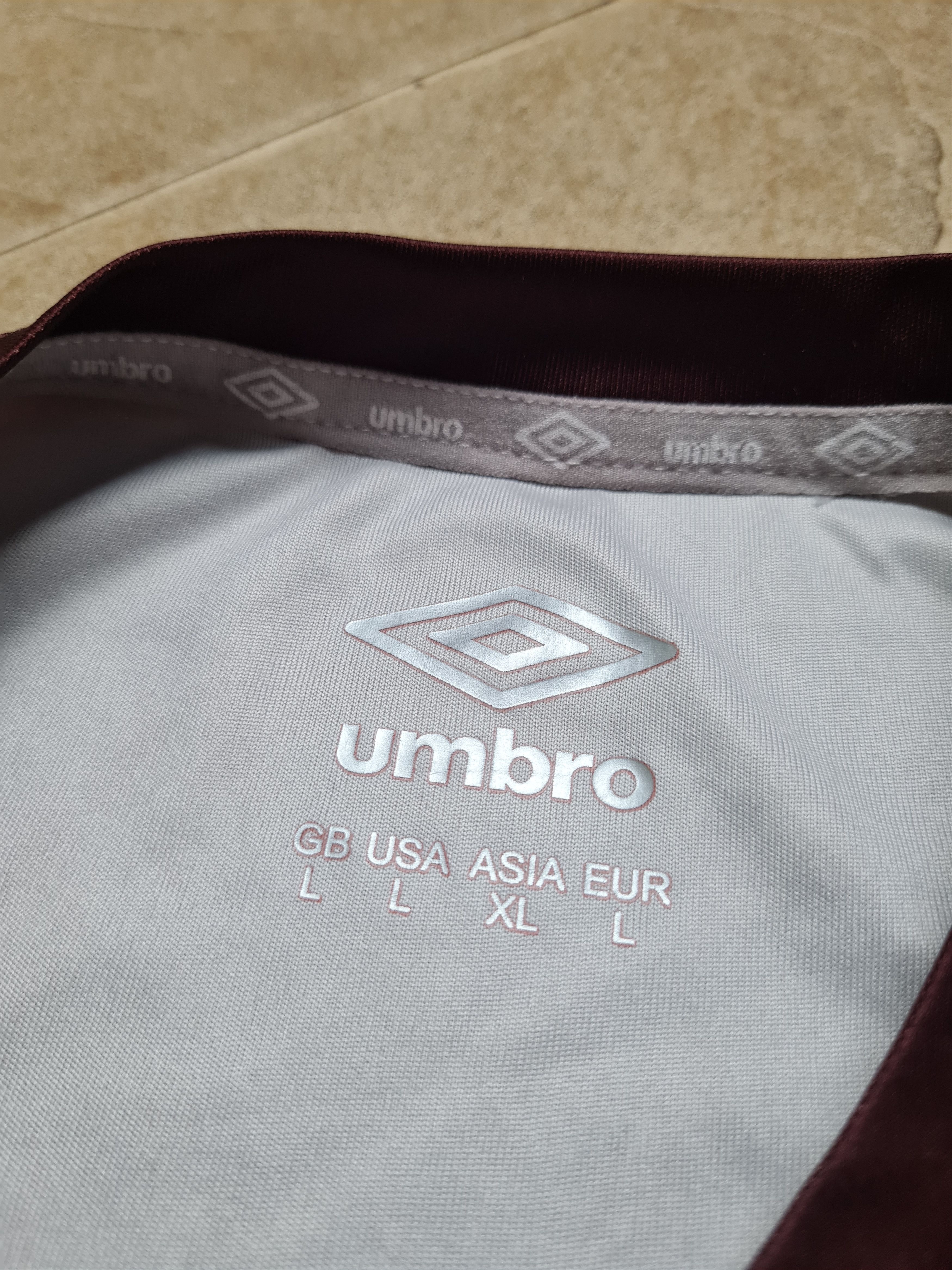 Umbro SOCCER CAMEROON 21 AFRICA CUP OF NATIONS UMBRO FOTBALL Size US L / EU 52-54 / 3 - 7 Thumbnail