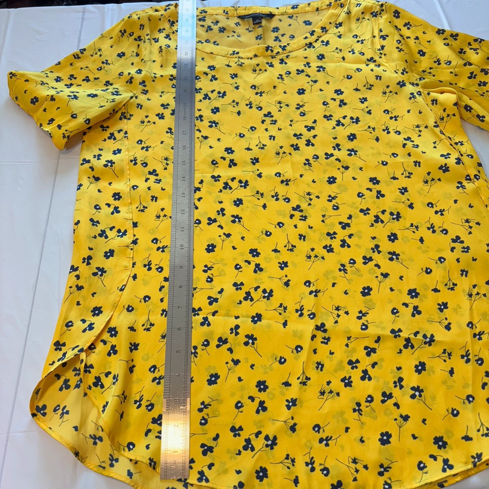 Banana Republic Banana Republic Short Sleeve Scoop Neck Yellow size M Size M / US 6-8 / IT 42-44 - 7 Thumbnail