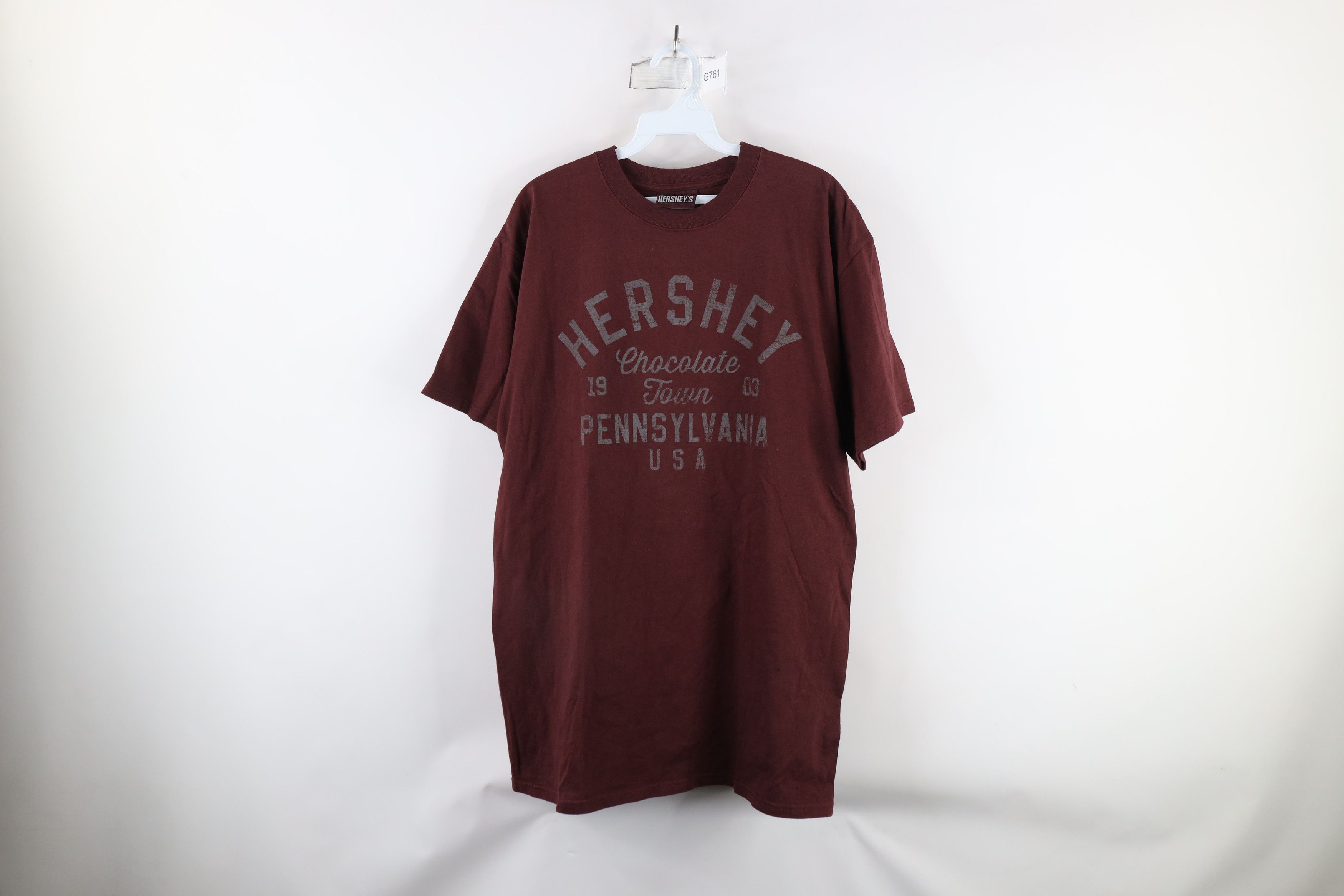 Vintage Vintage 90s Hersheys Chocolate Out Pennsylvania T-Shirt Size US L / EU 52-54 / 3 - 1 Thumbnail
