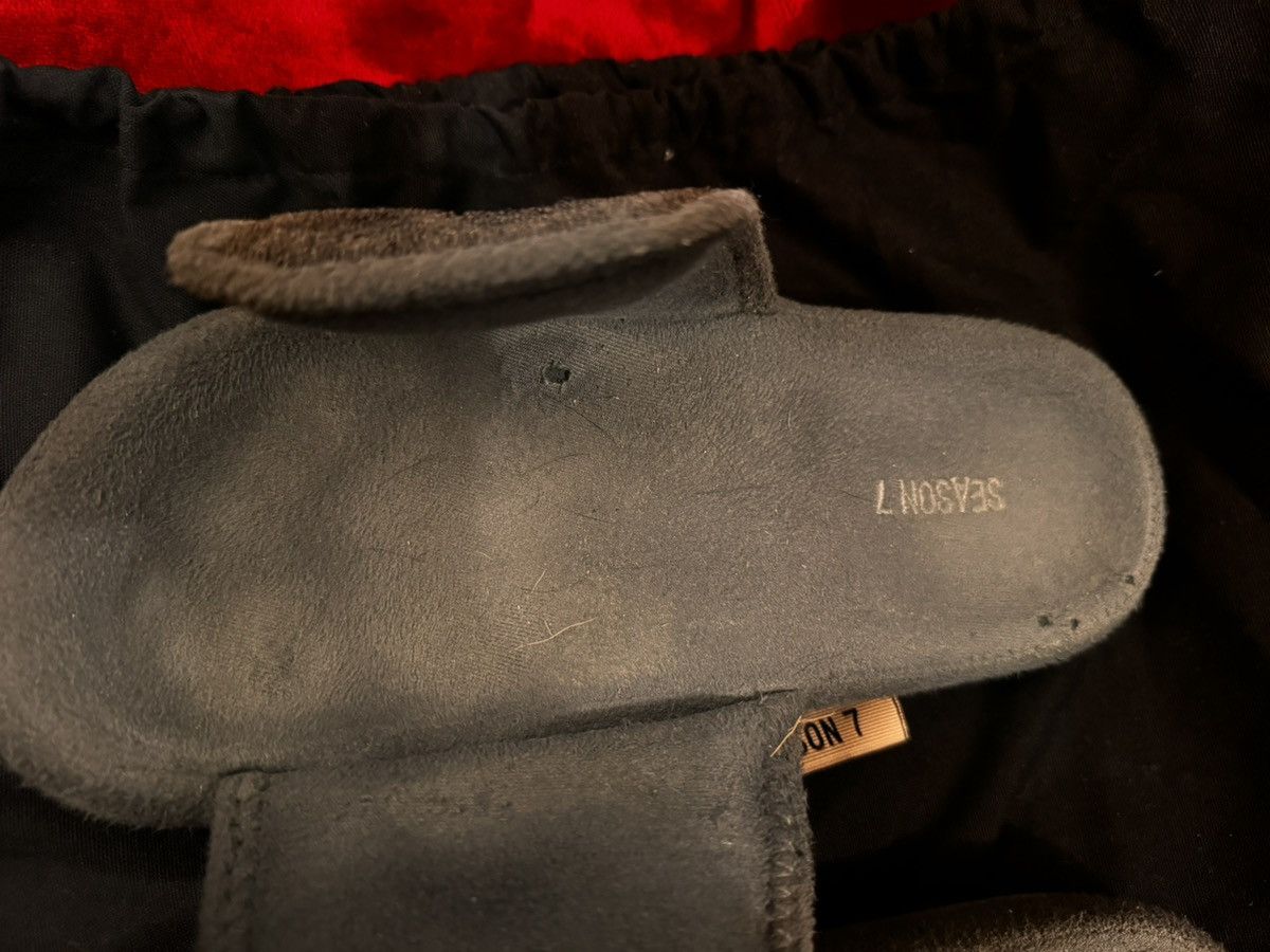 Yeezy Yeezy season 7 fleece slides Size US 6.5 / EU 39-40 - 5 Thumbnail