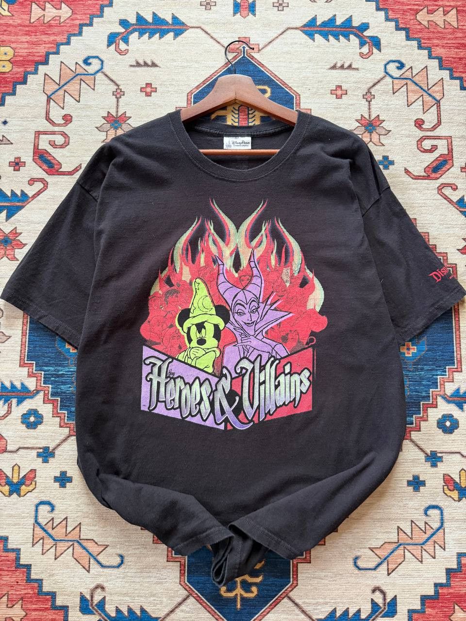 Disney Very Rare Disneyland 2014 Heroes and Villains Tshirt Size US XL / EU 56 / 4 - 1 Thumbnail