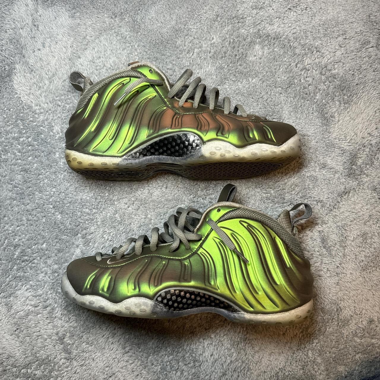 Nike Foamposite “Shine” size 9m/11w Size US 9 / EU 42 - 4 Thumbnail