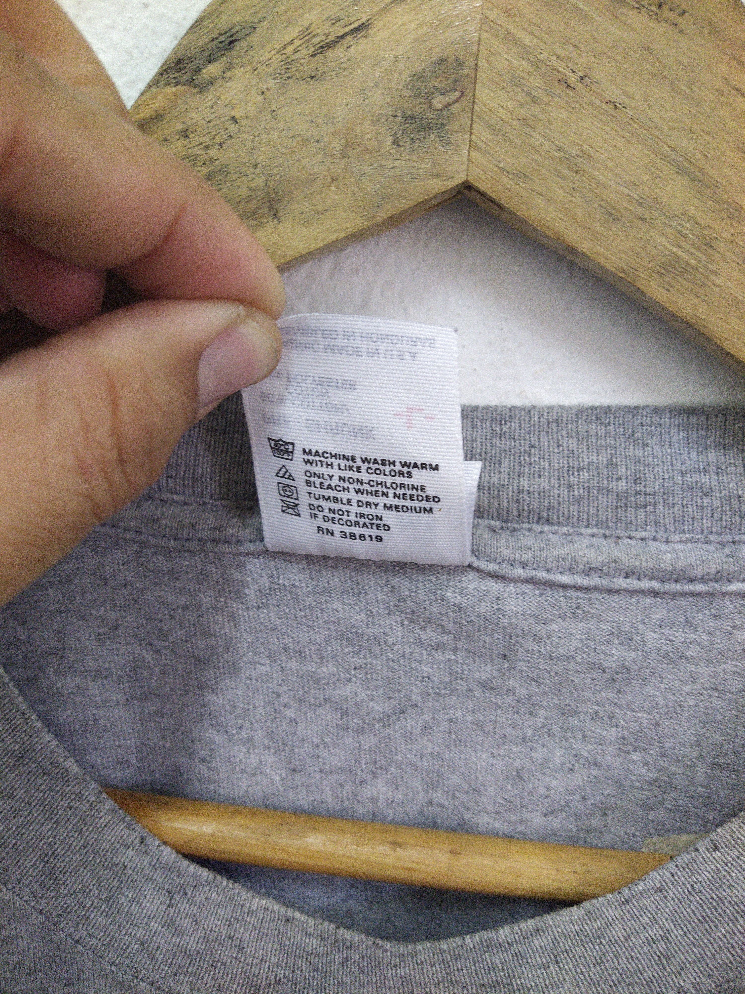 Vintage Vintage Anvil Bermuda Islands Graphic Size US L / EU 52-54 / 3 - 4 Thumbnail
