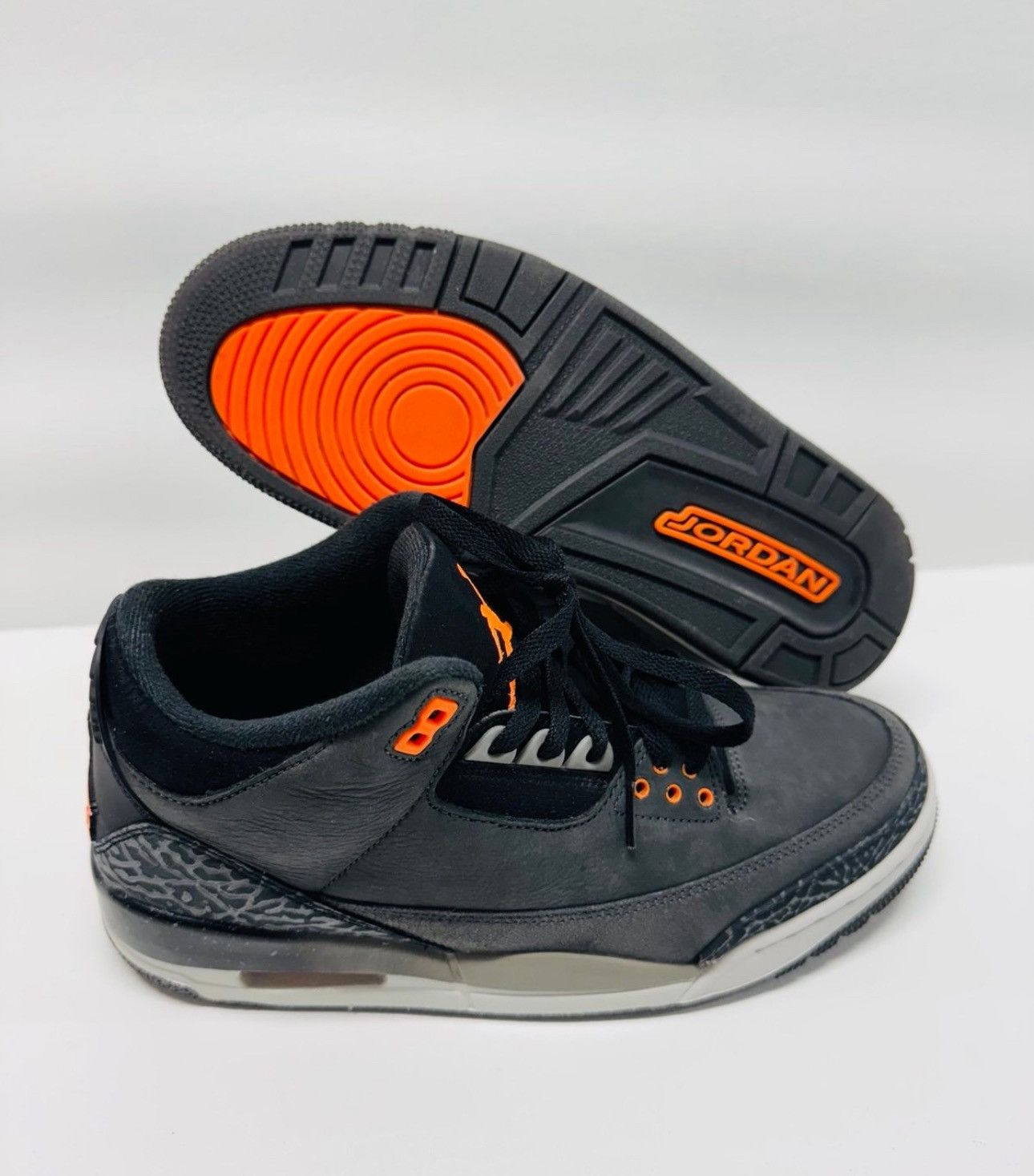 Jordan Brand Air Jordan 3 Retro Fear pack Size US 9.5 / EU 42-43 - 1 Thumbnail